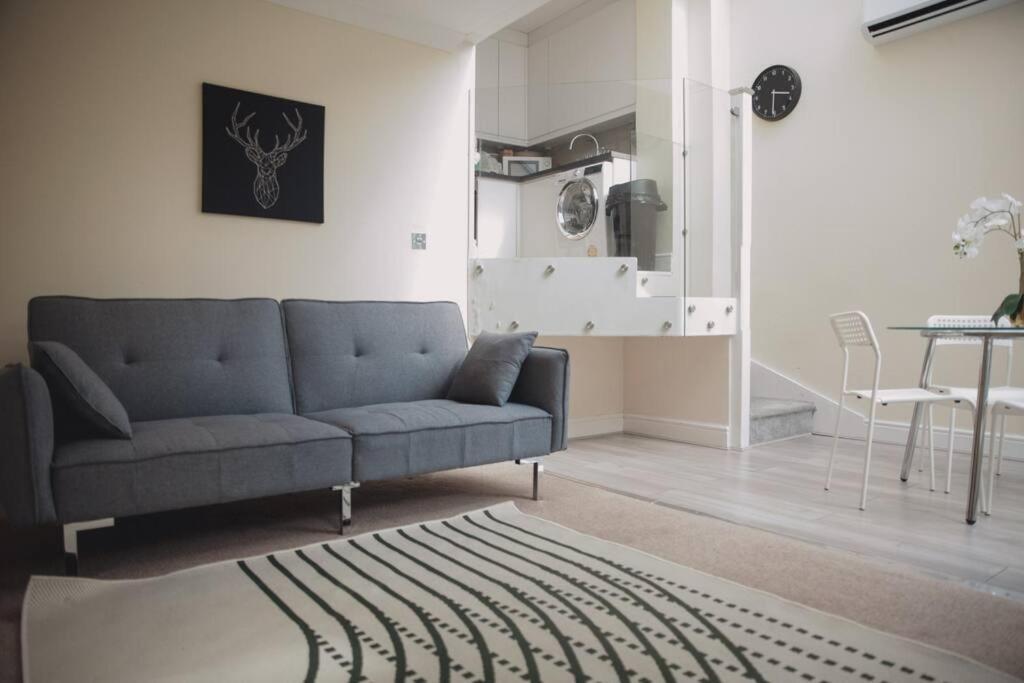Stylish 2bed With Sky Window
