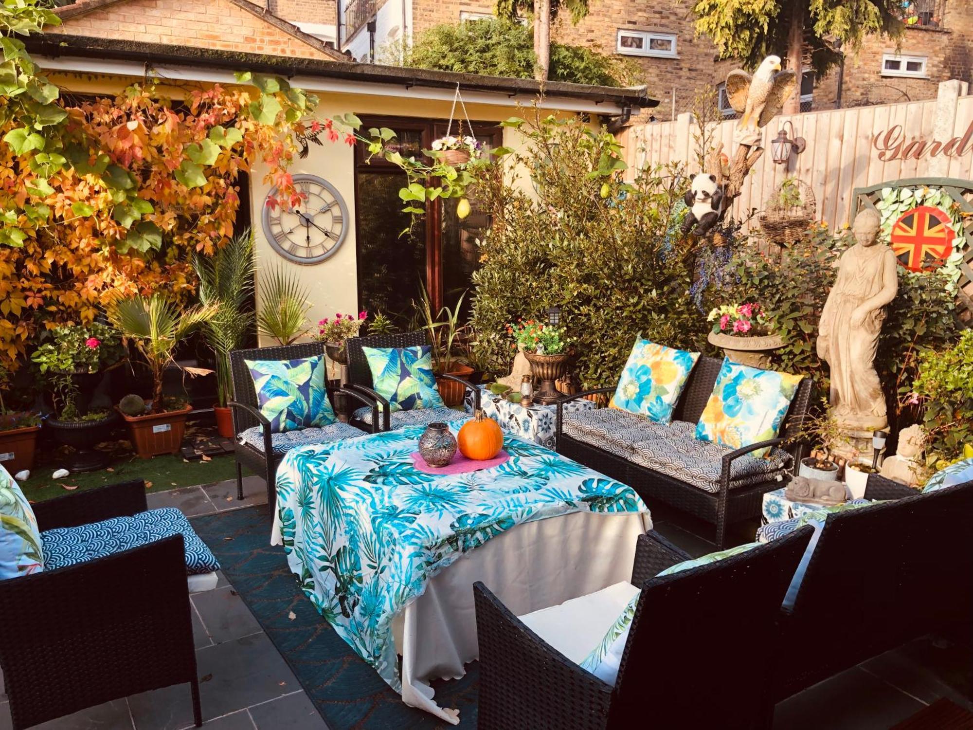 Holiday home Cheerful 4 Bedroom House With Garden Free Parking