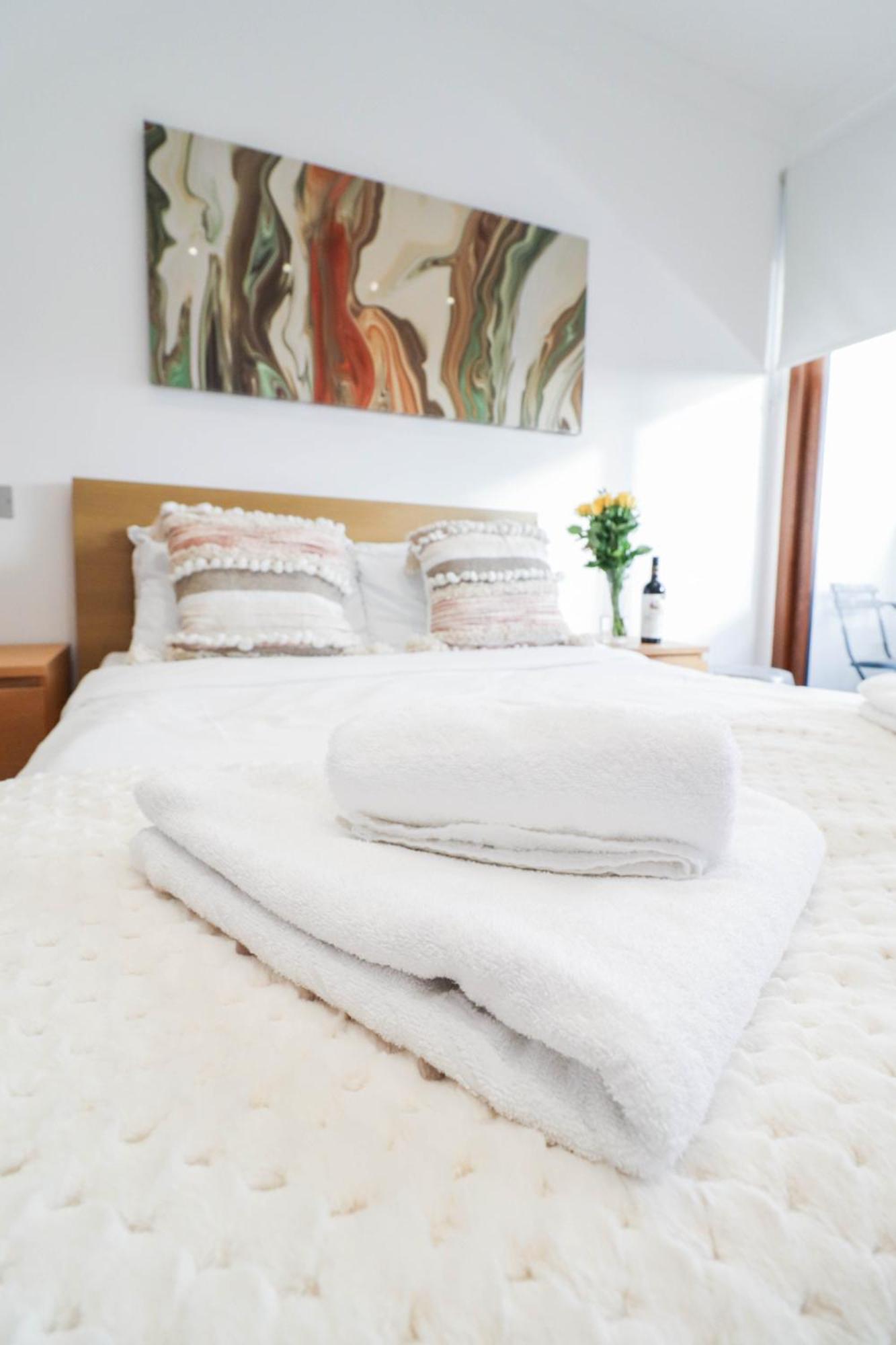 Stunning Split Level * London