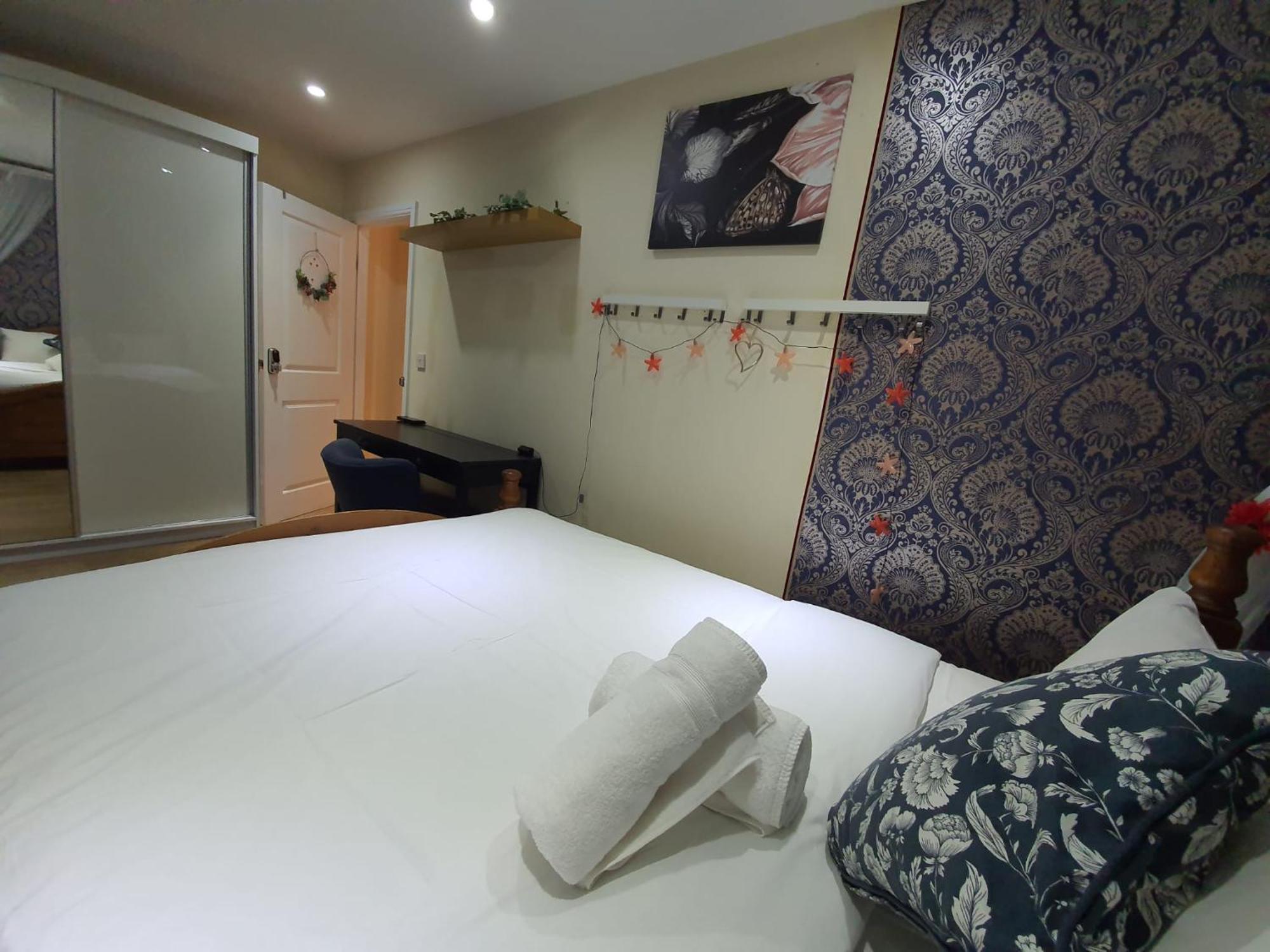 Wallwood Guest house London