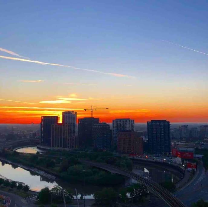 Apartment Skylineviews 2 Bed 2 Bath Flat Near Canary Wharf, O2 & Excel *