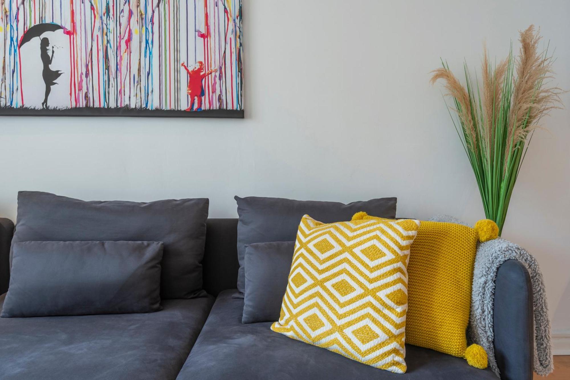 2 Bed Town House With Garden In Hackney, *