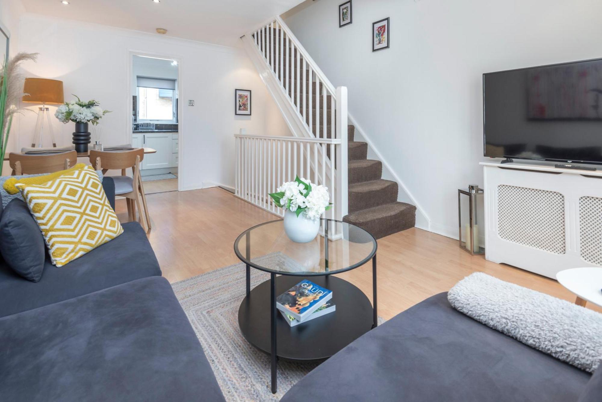 2 Bed Town House With Garden In Hackney, Apartamento Londres