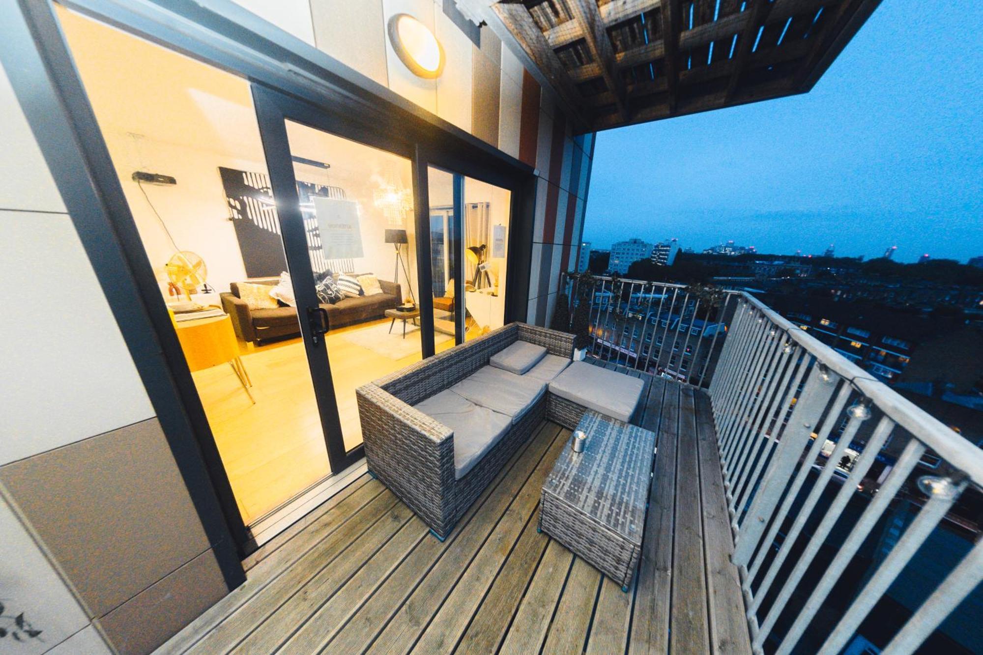 Unique Sky View -2 Bed Apartment London