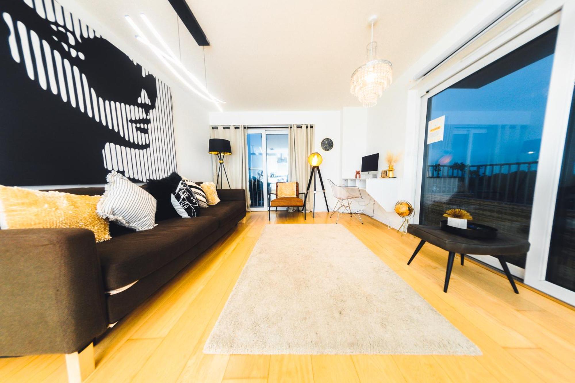 Unique Sky View -2 Bed Apartment London