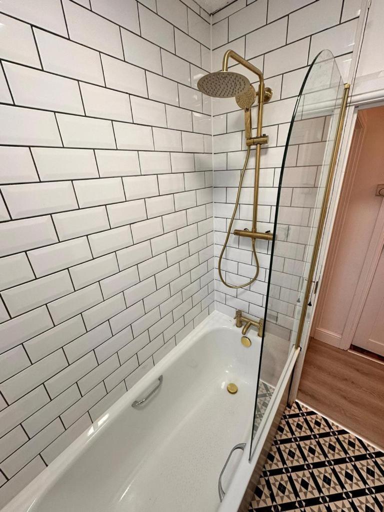 Apartment Luxury In Prime Location London