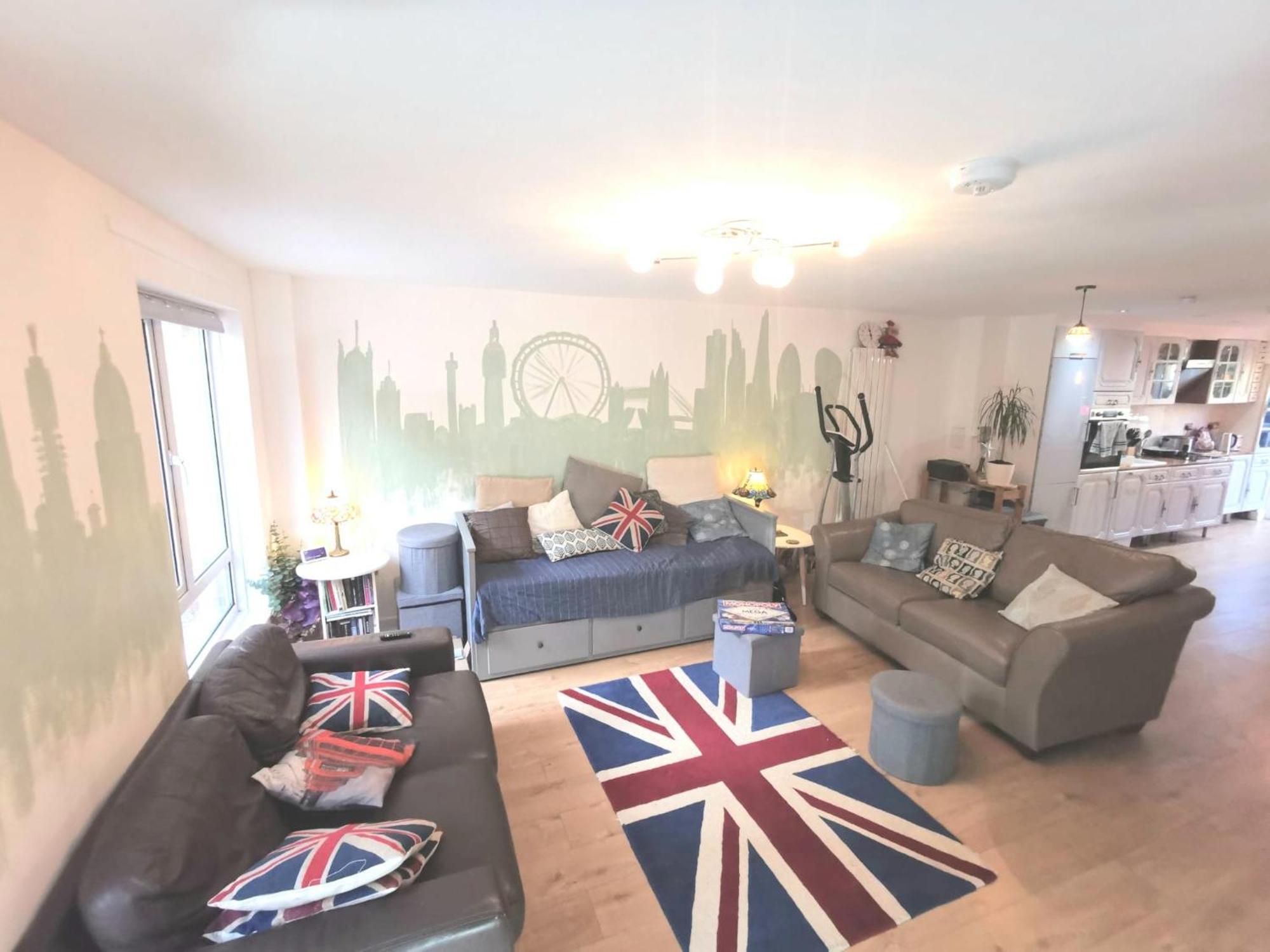 Free Parking - 4 Bed - 3 Bath - Sofa Bed - Digital Lock Entry Vakantiehuis *