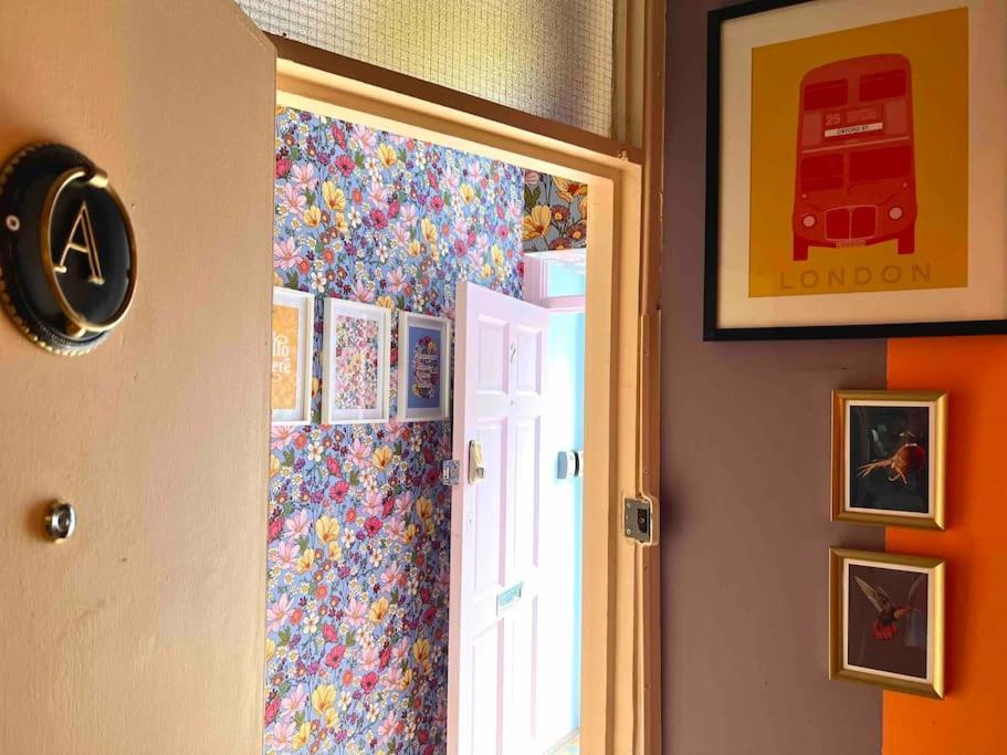 Artsy House In Southeast Casa de férias