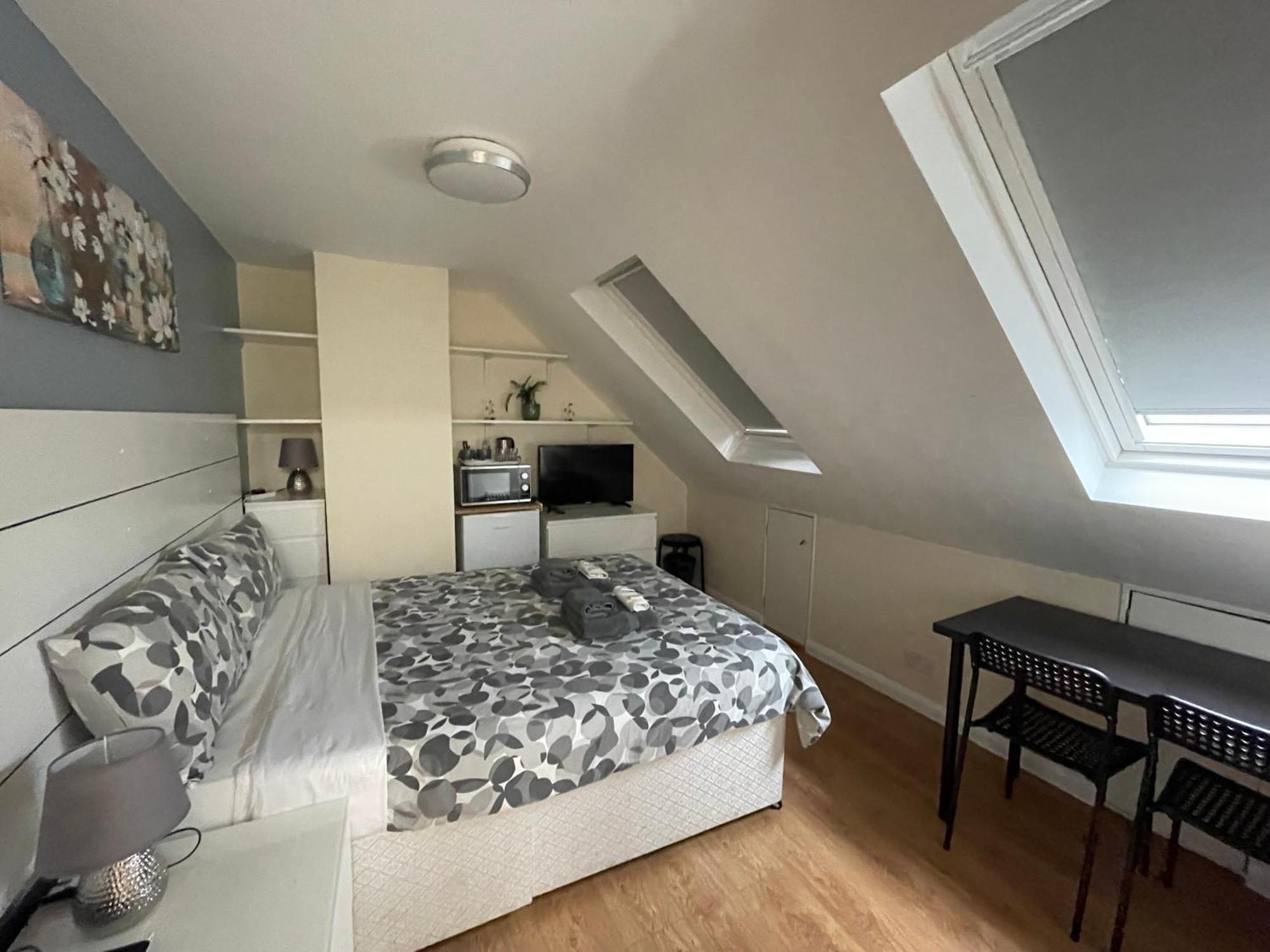 Kensal 2 Guest house London