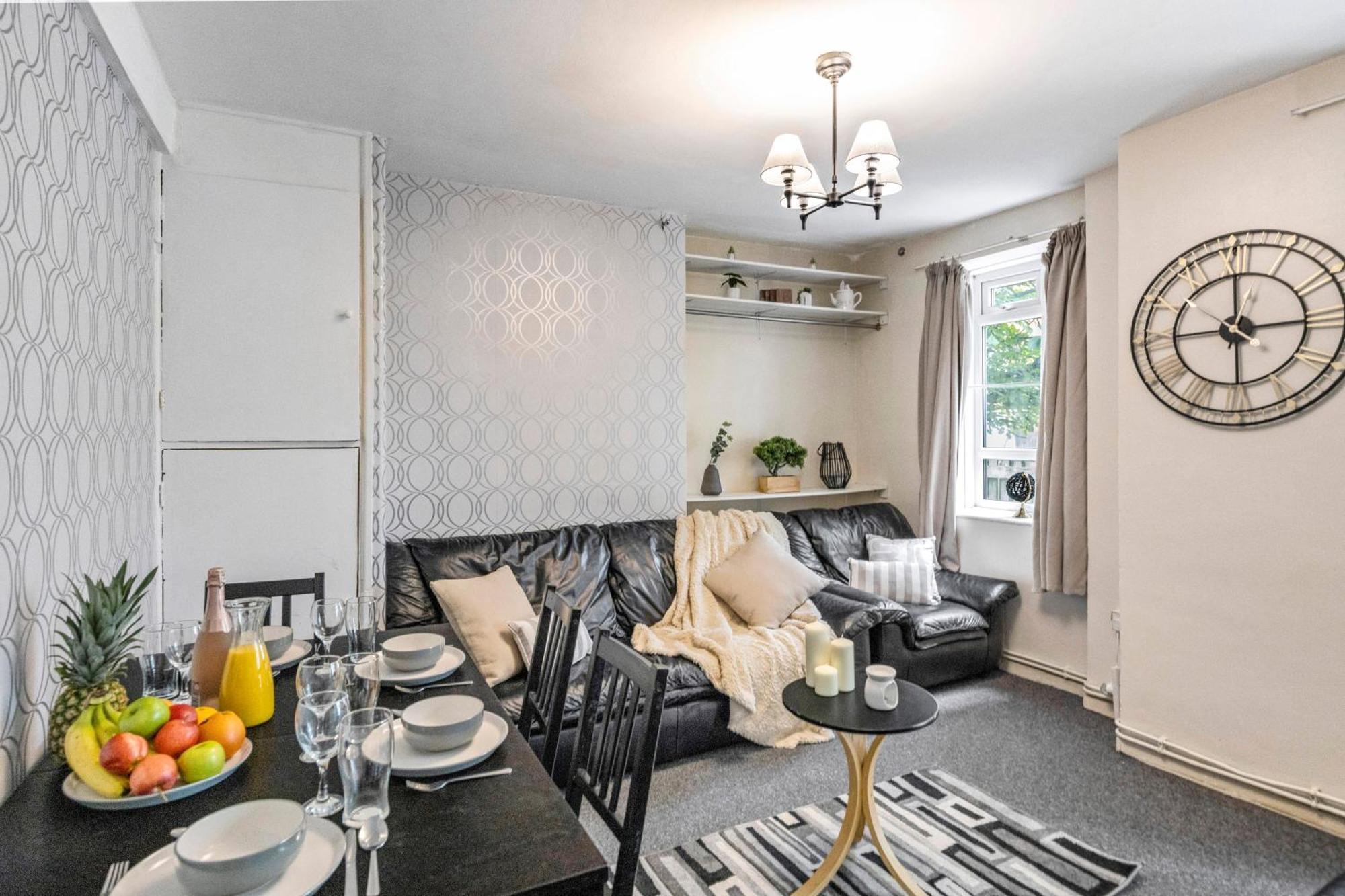 3 Bedroom Flat Near Finsbury Park, Manor House Station London