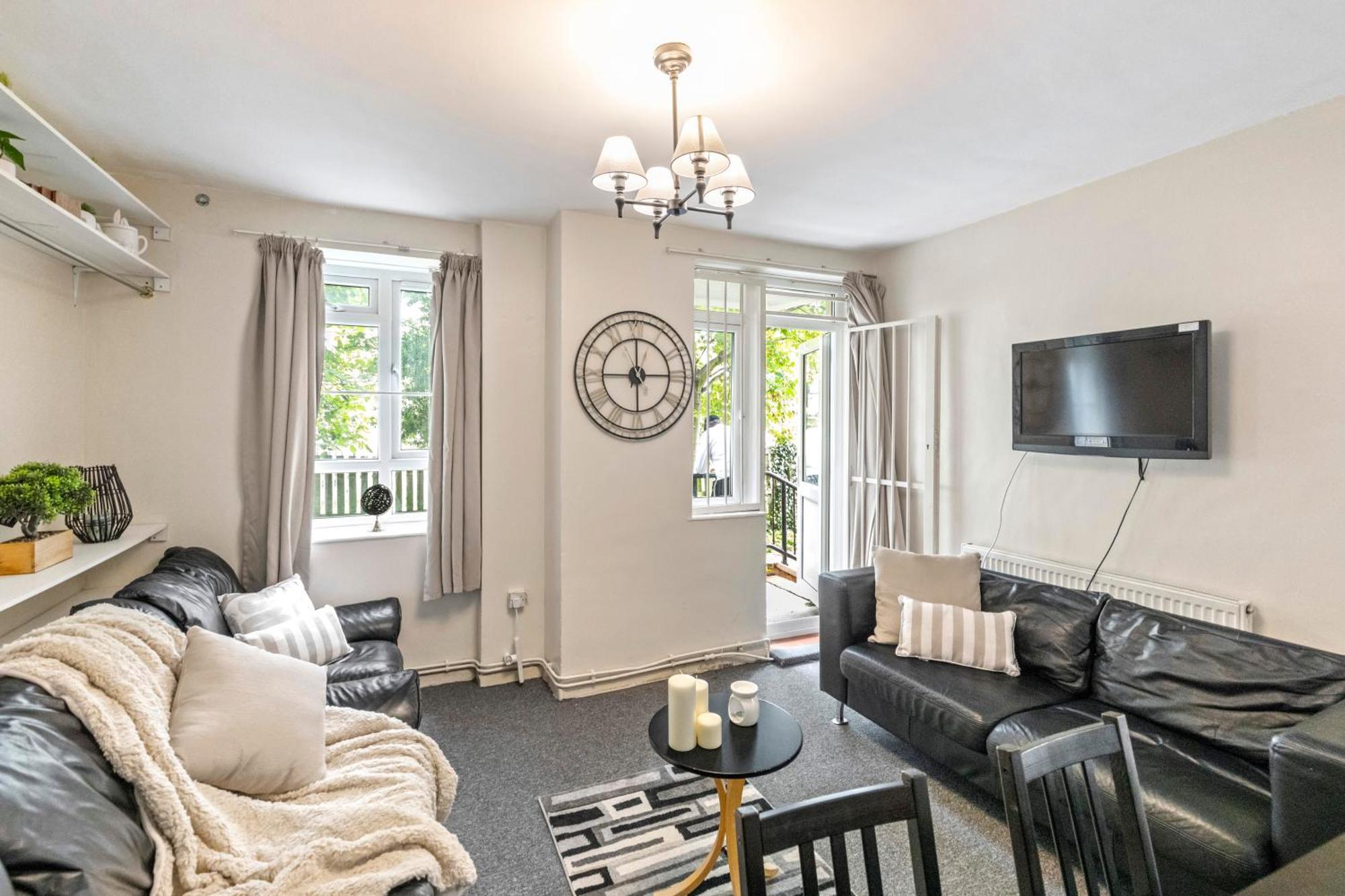 Apartment 3 Bedroom Flat Near Finsbury Park, Manor House Station *