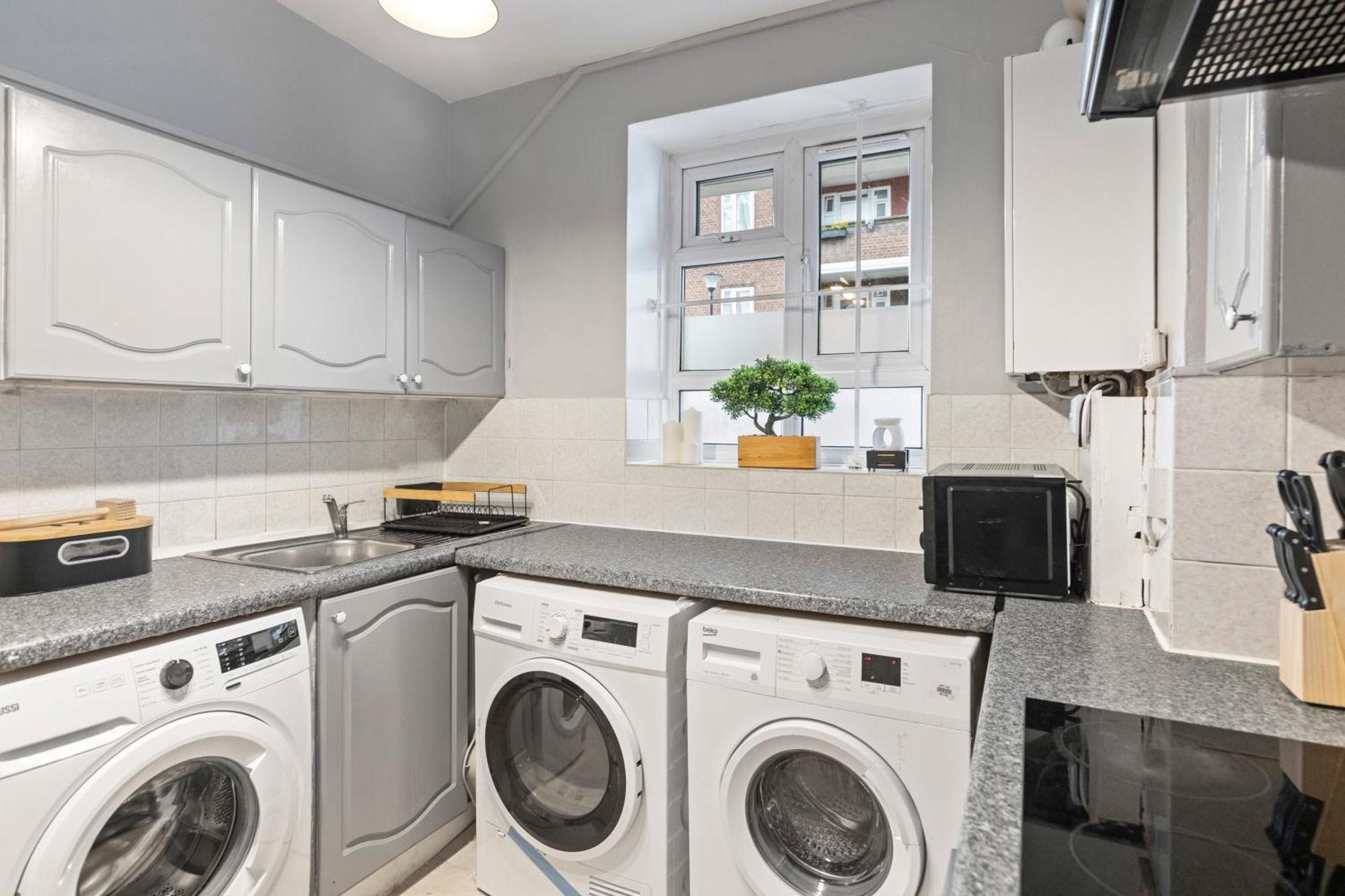 Apartment 3 Bedroom Flat Near Finsbury Park, Manor House Station