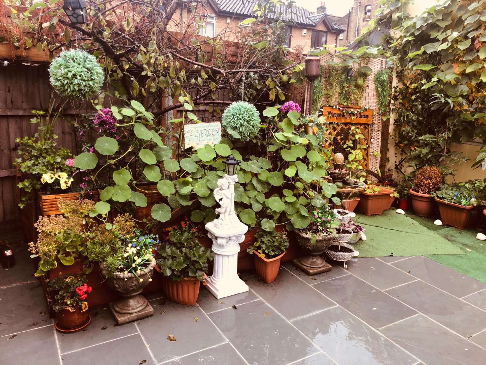 Holiday home Cheerful 4 Bedroom House With Garden Free Parking