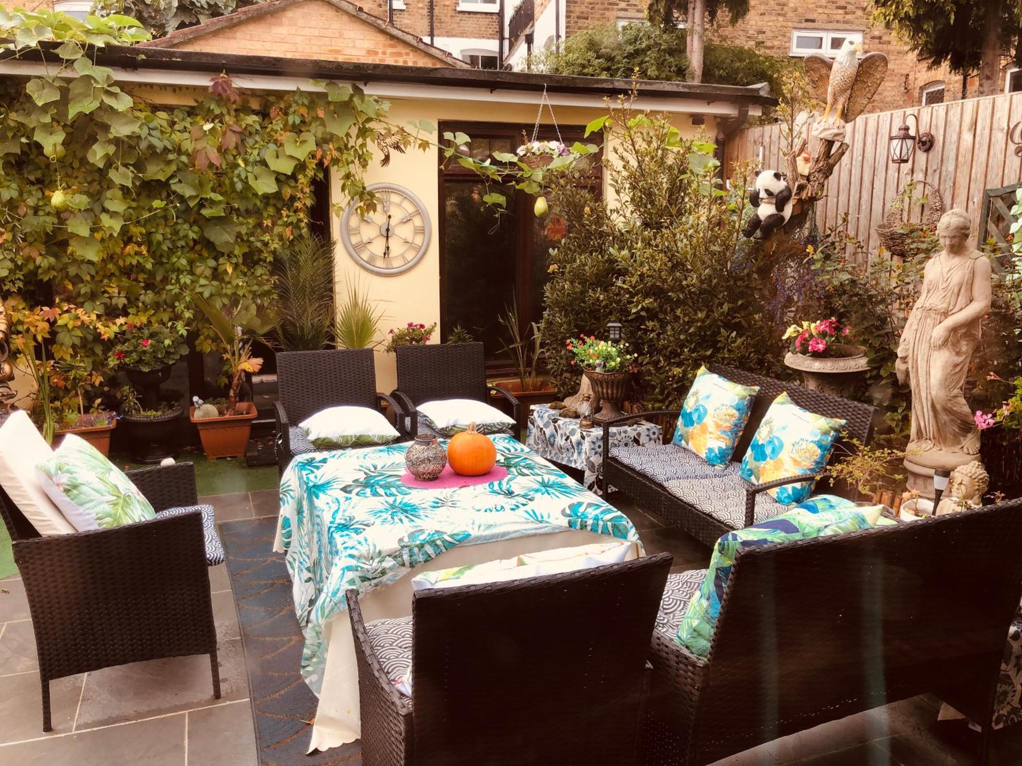Cheerful 4 Bedroom House With Garden Free Parking Holiday home