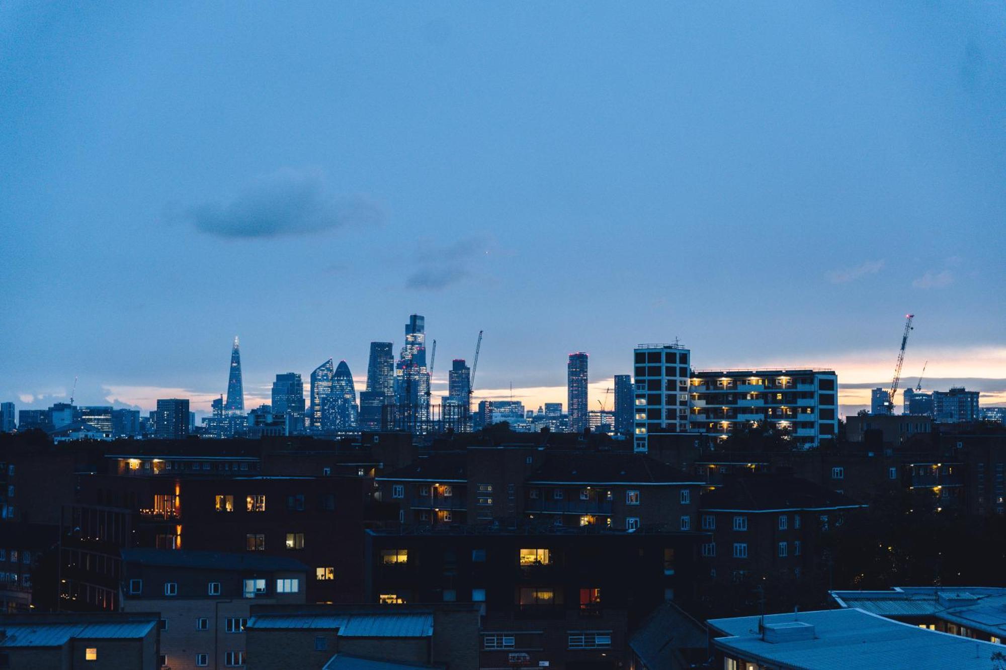 Unique Sky View -2 Bed Apartment London