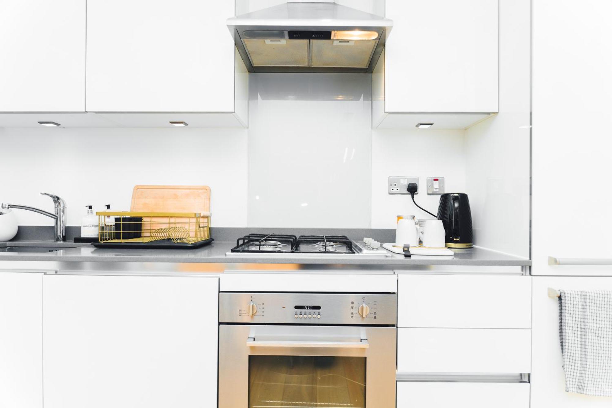 Unique Sky View -2 Bed London