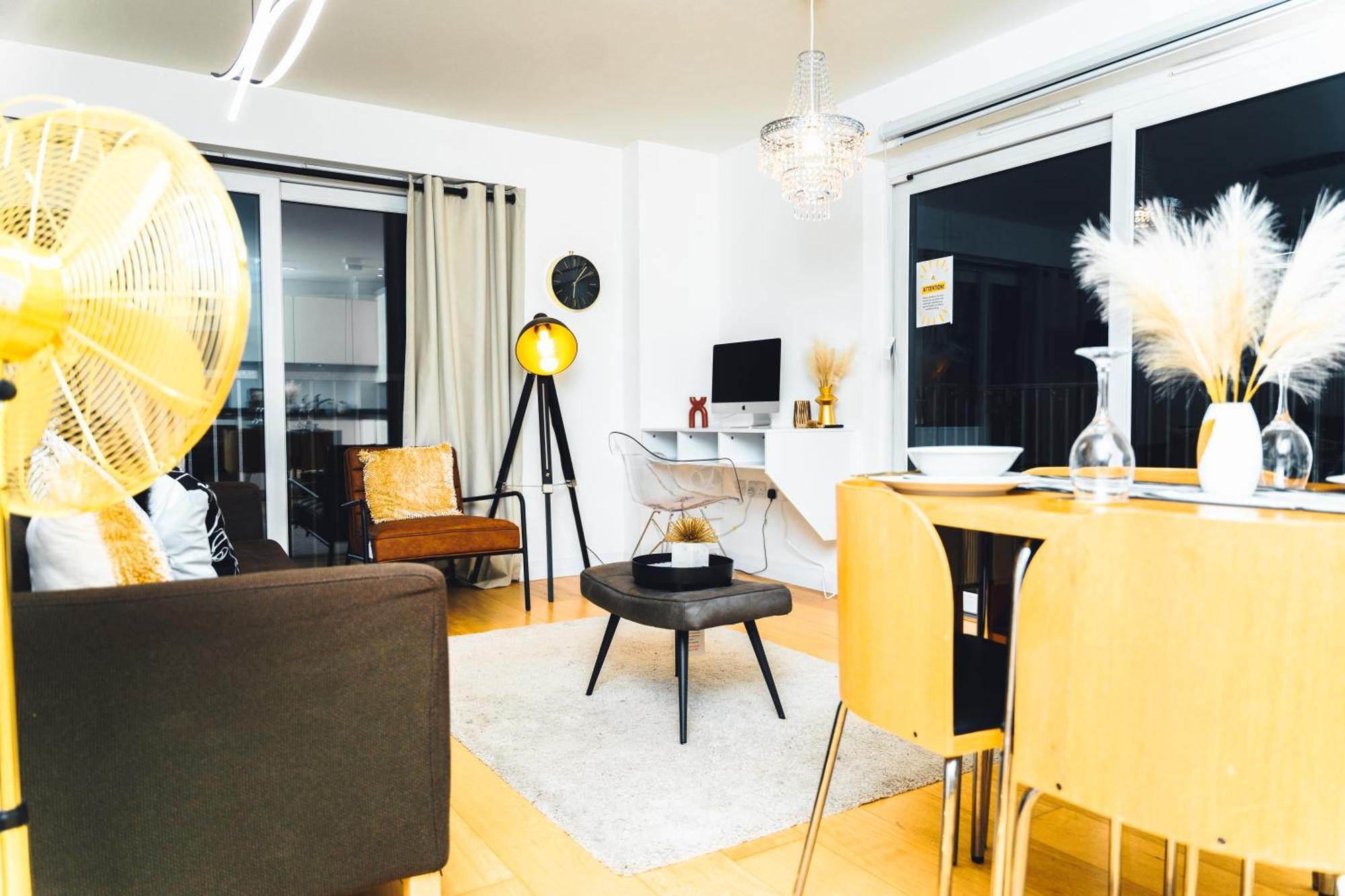 Unique Sky View -2 Bed * London