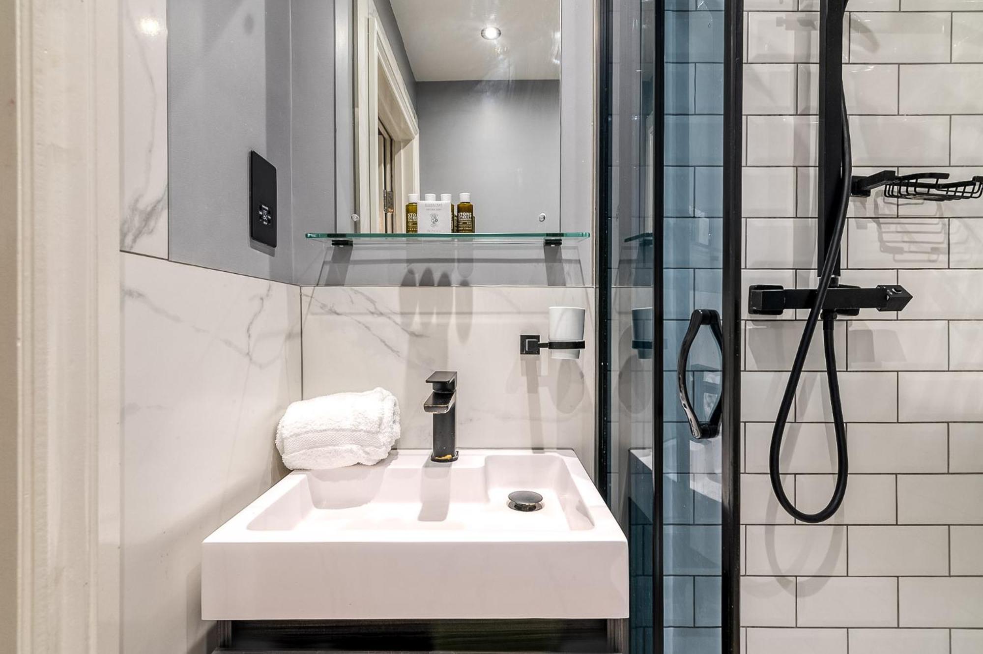 Kensington - Warwick Road Aparthotel 3*