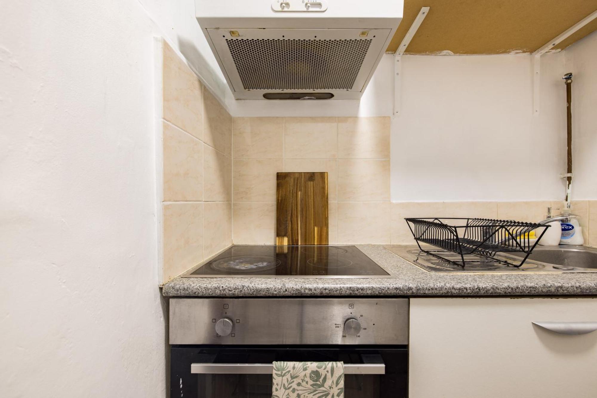 1bd Near Olympic Park, East Apartment