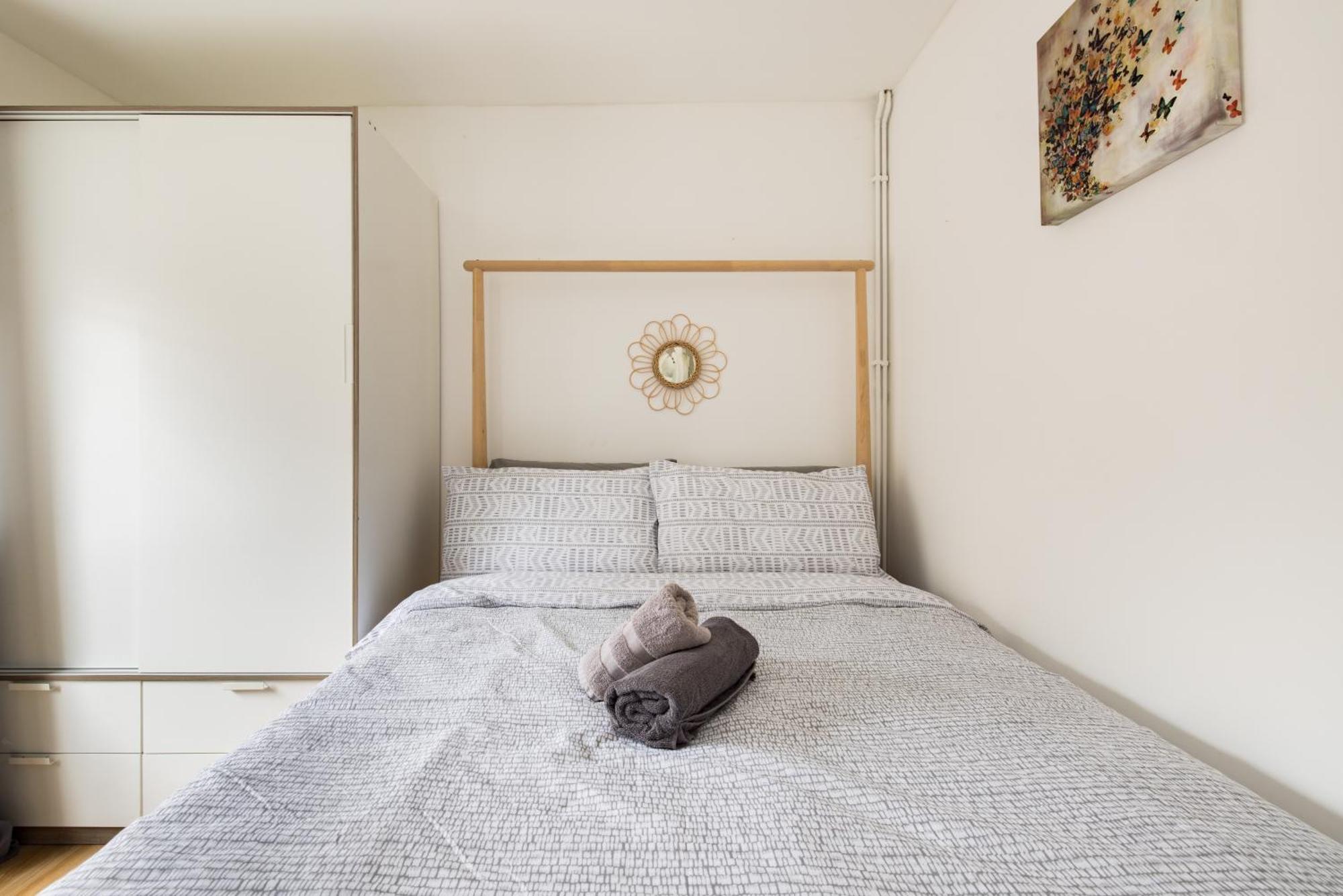 1bd Near Olympic Park, East