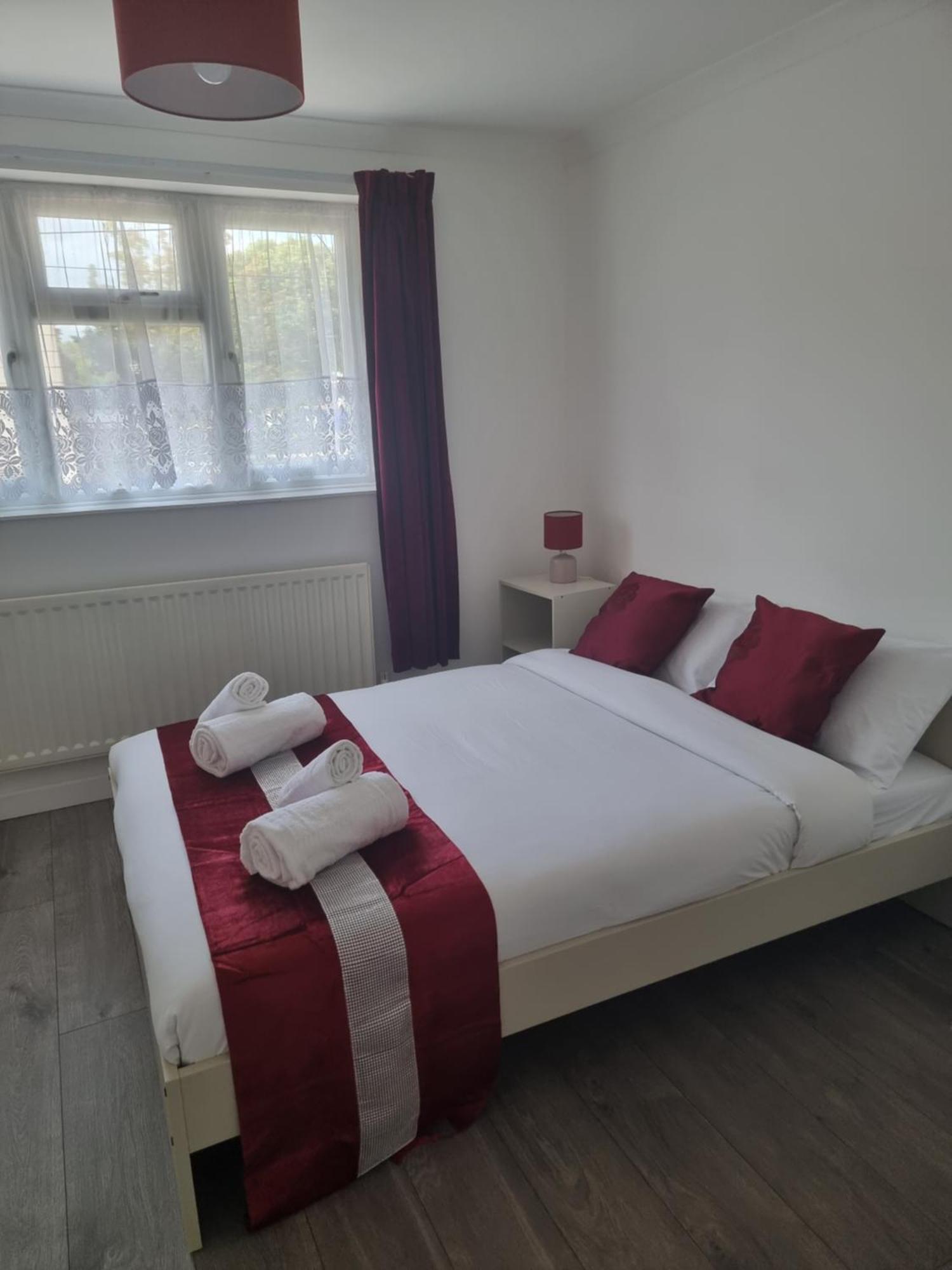 Coolfin House-close To Excel, Contractors, Relocators, Paid Parking Casa de férias Londres