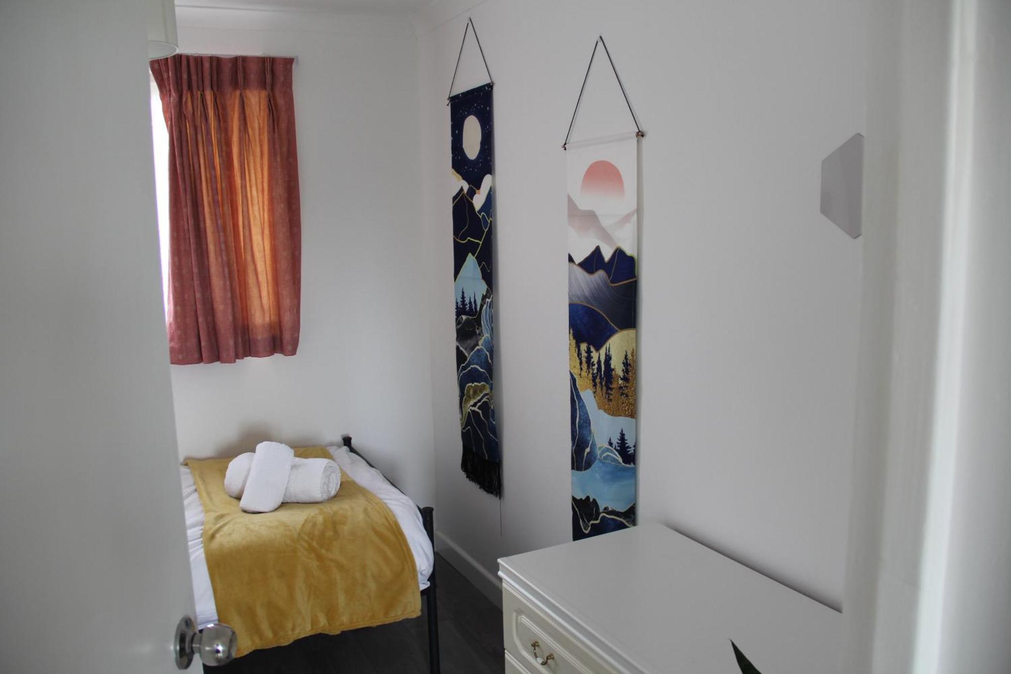 Casa de férias Coolfin House-close To Excel, Contractors, Relocators, Paid Parking