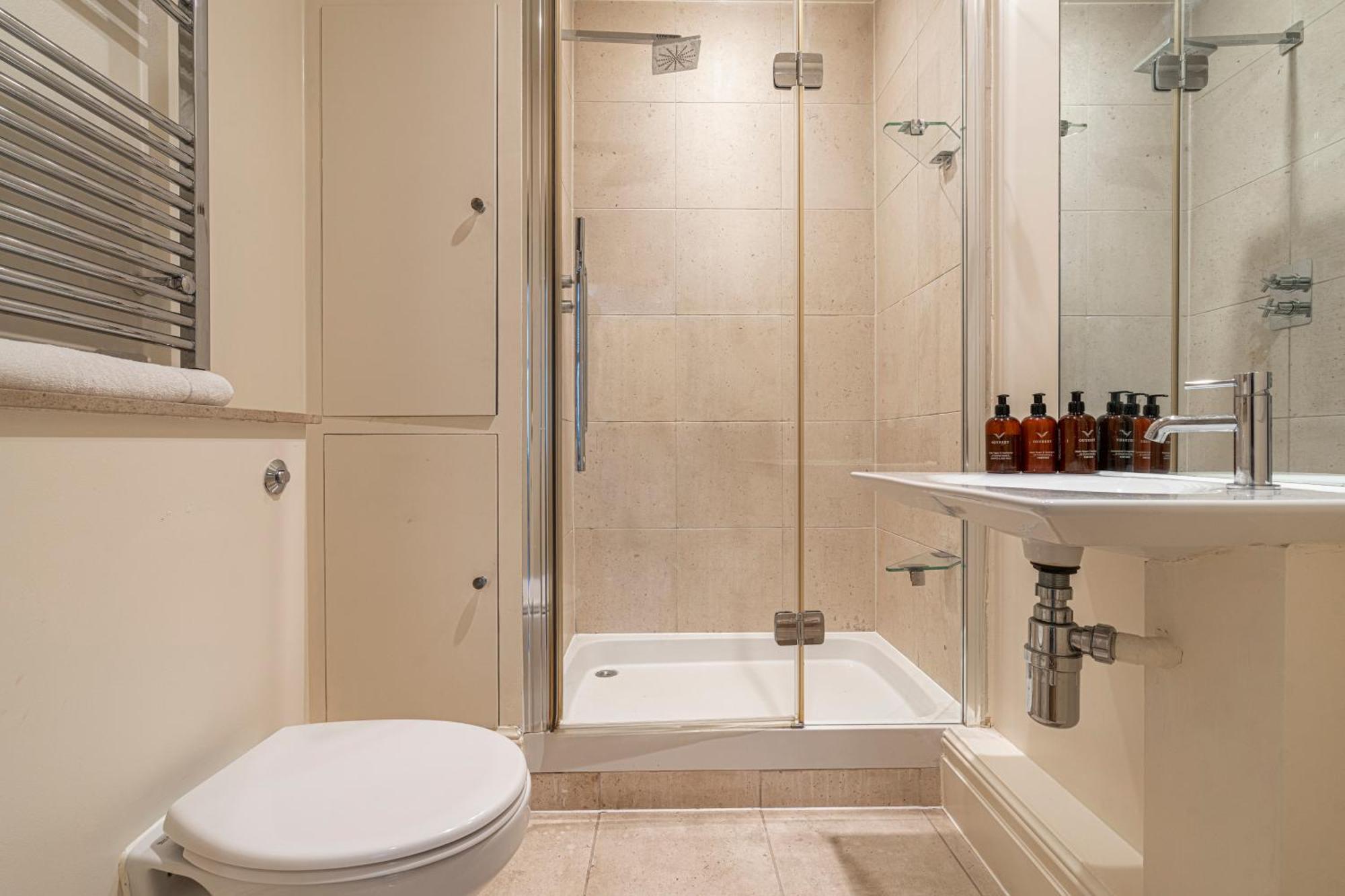 Apartment Shopping Stop Mayfair Selfridges *