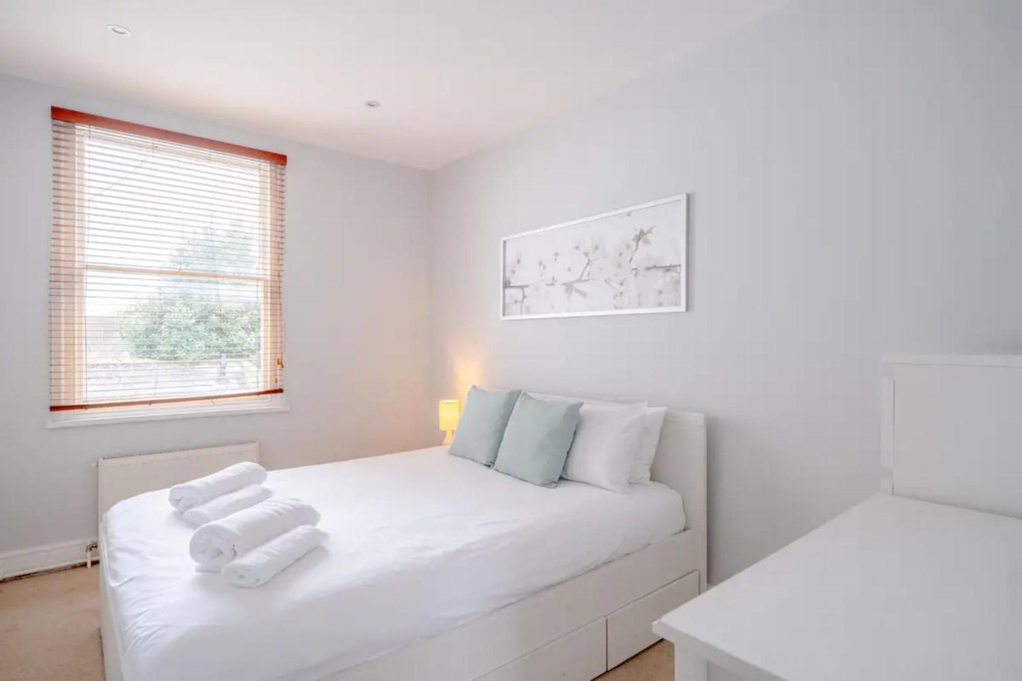 Airy 2 Bedroom Next To Clapham Common * Londres