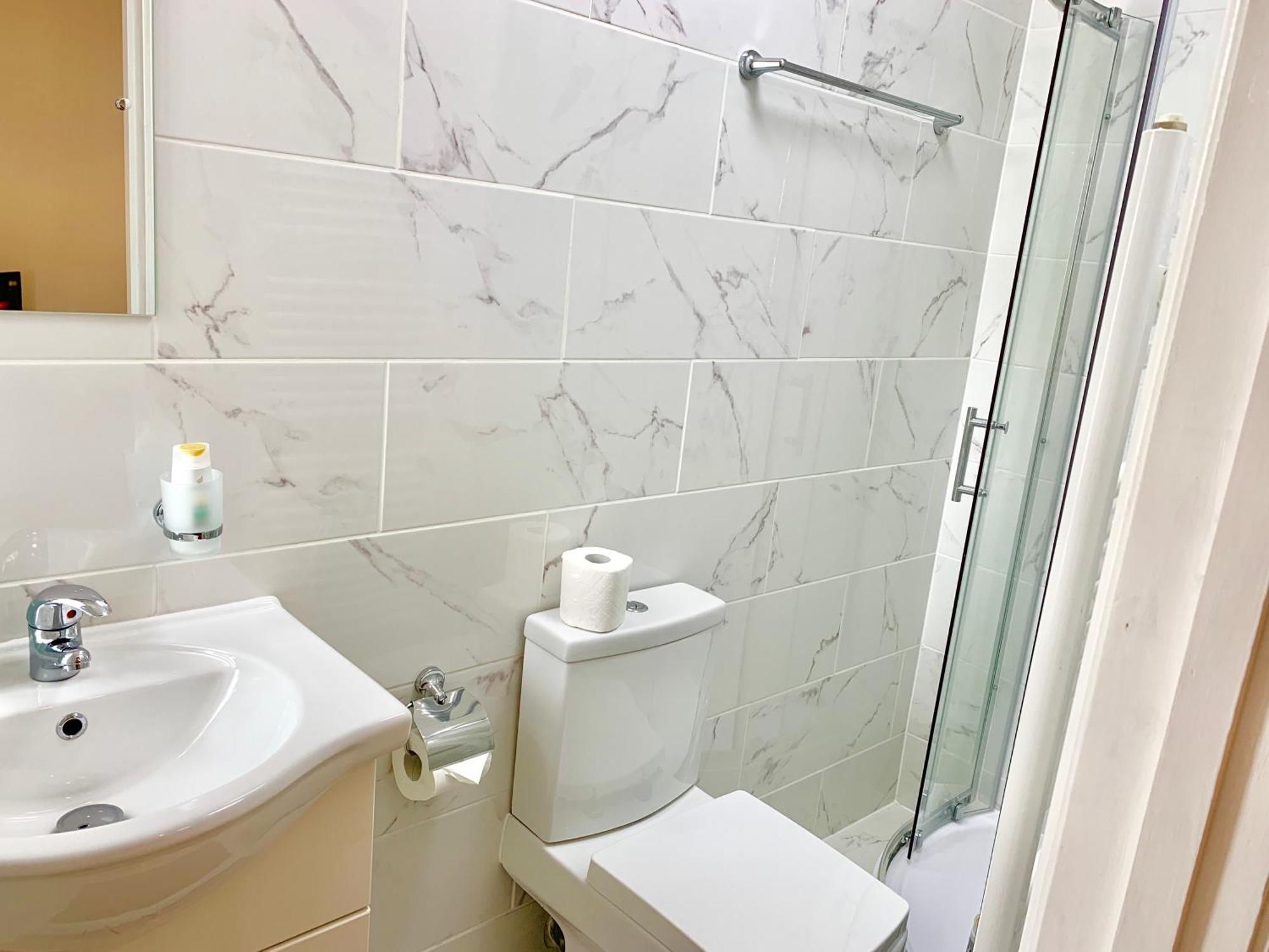 Apartments, Private Bathroom, Kitchenette, Parking, Np7 * Londres