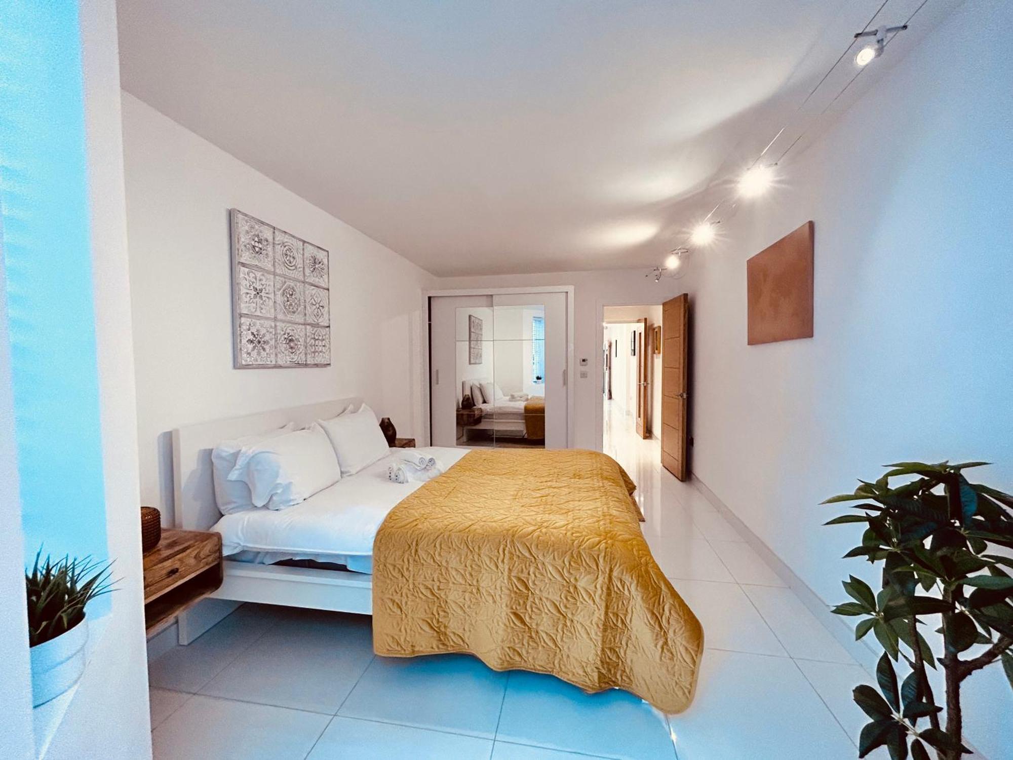 Stunning Spacious B.apt. Slps.4 Apartamento *