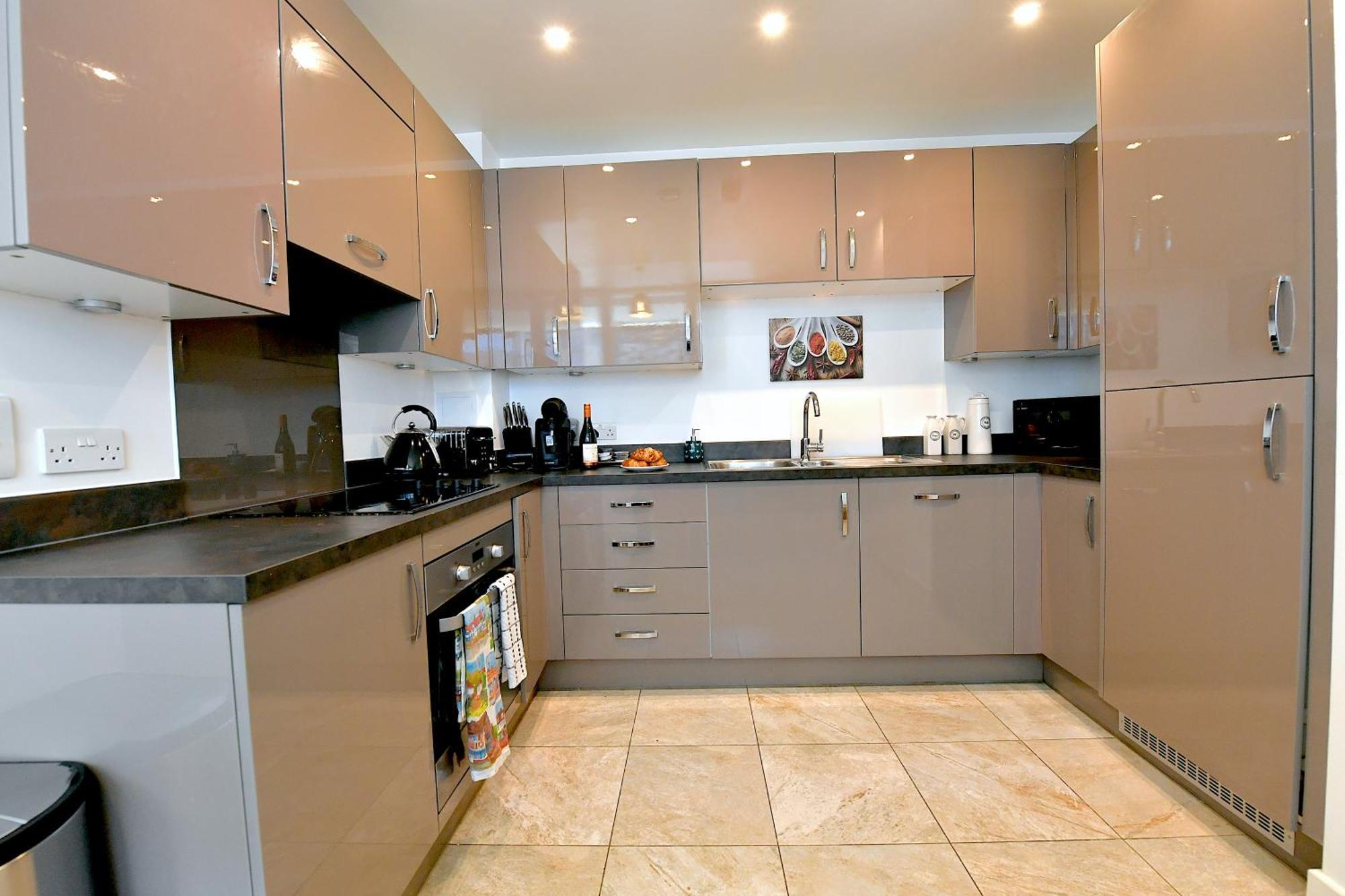 Bright Amelia - 2 Bed 1 Bath With Wifi And Netflix In The Heart Of Apartamento