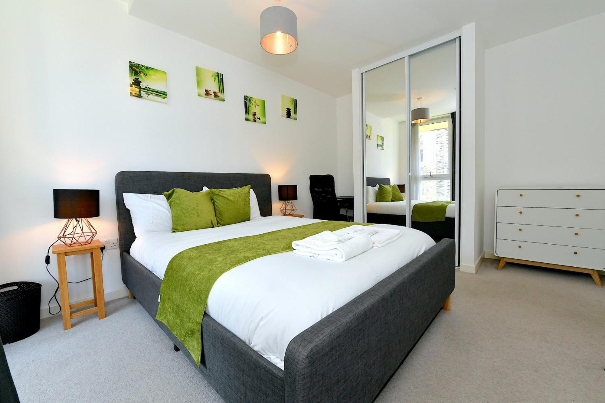 Bright Amelia - 2 Bed 1 Bath With Wifi And Netflix In The Heart Of * Londres