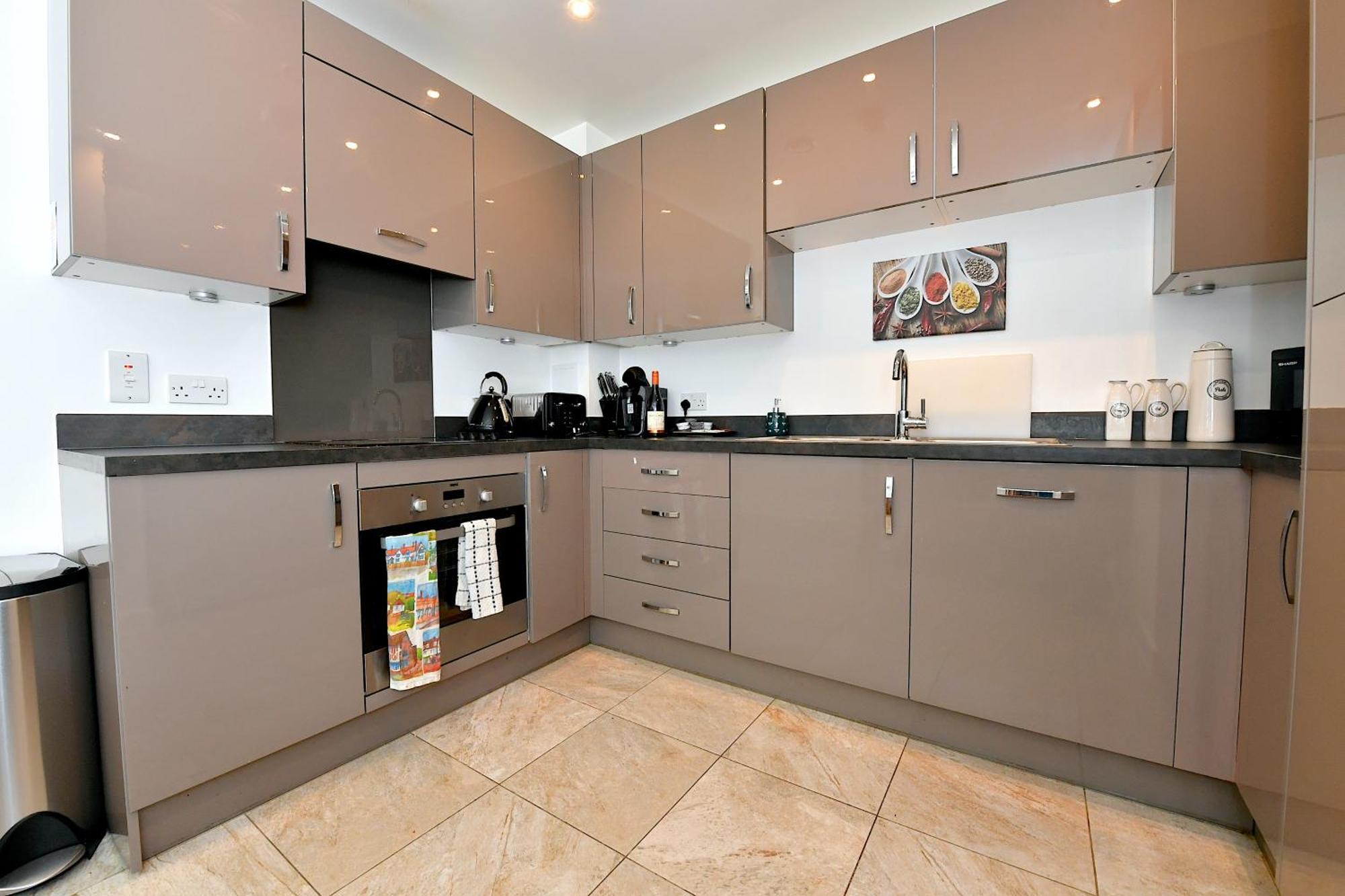 Bright Amelia - 2 Bed 1 Bath With Wifi And Netflix In The Heart Of Apartamento