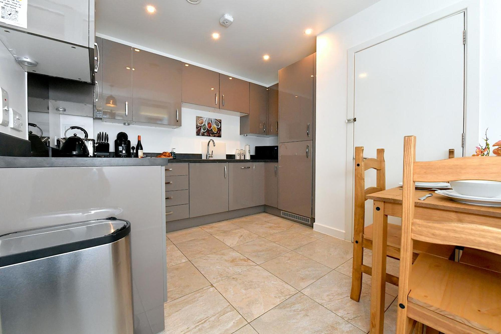 Apartamento Bright Amelia - 2 Bed 1 Bath With Wifi And Netflix In The Heart Of Londres