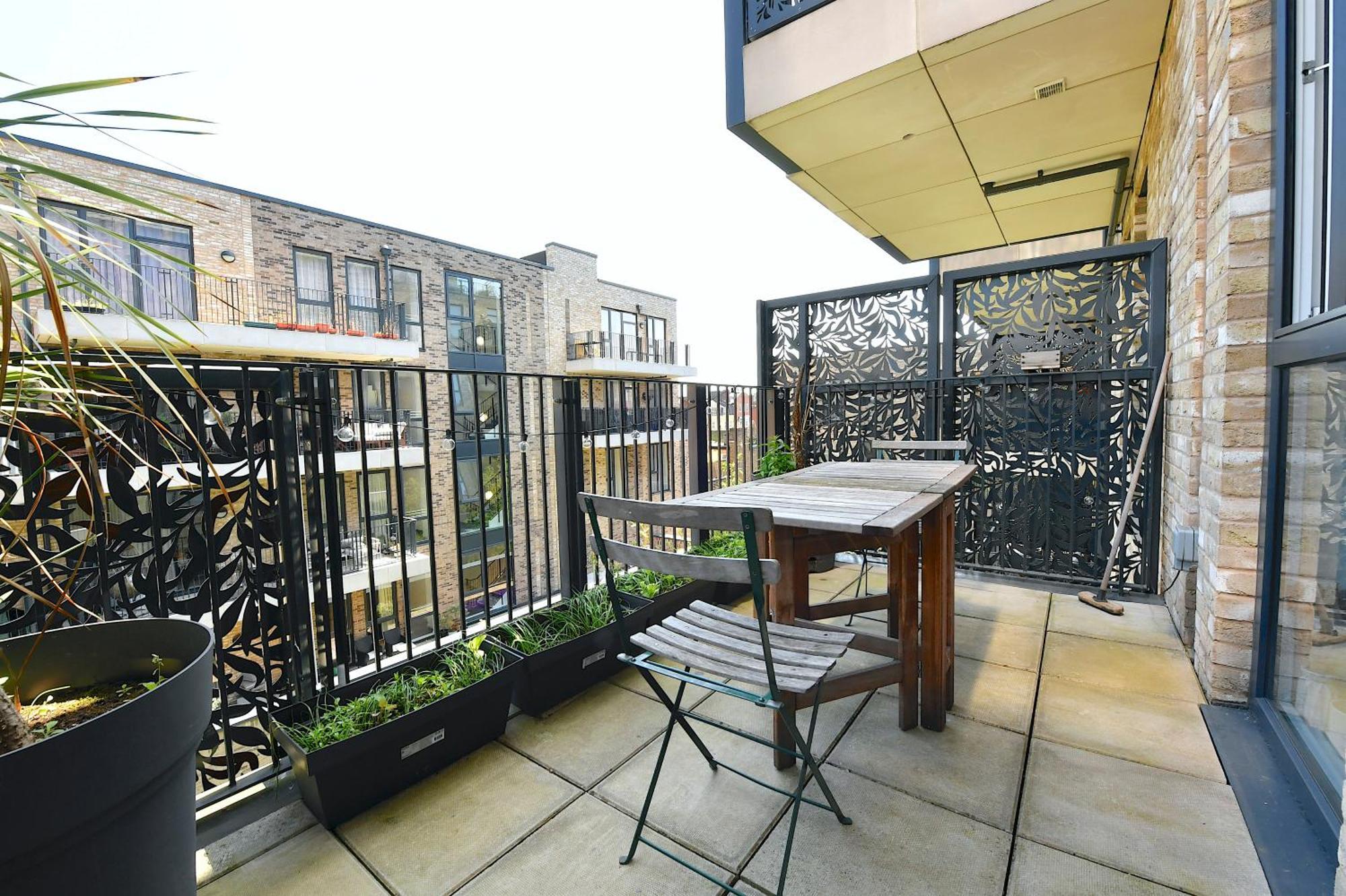 Bright Amelia - 2 Bed 1 Bath With Wifi And Netflix In The Heart Of * Londres
