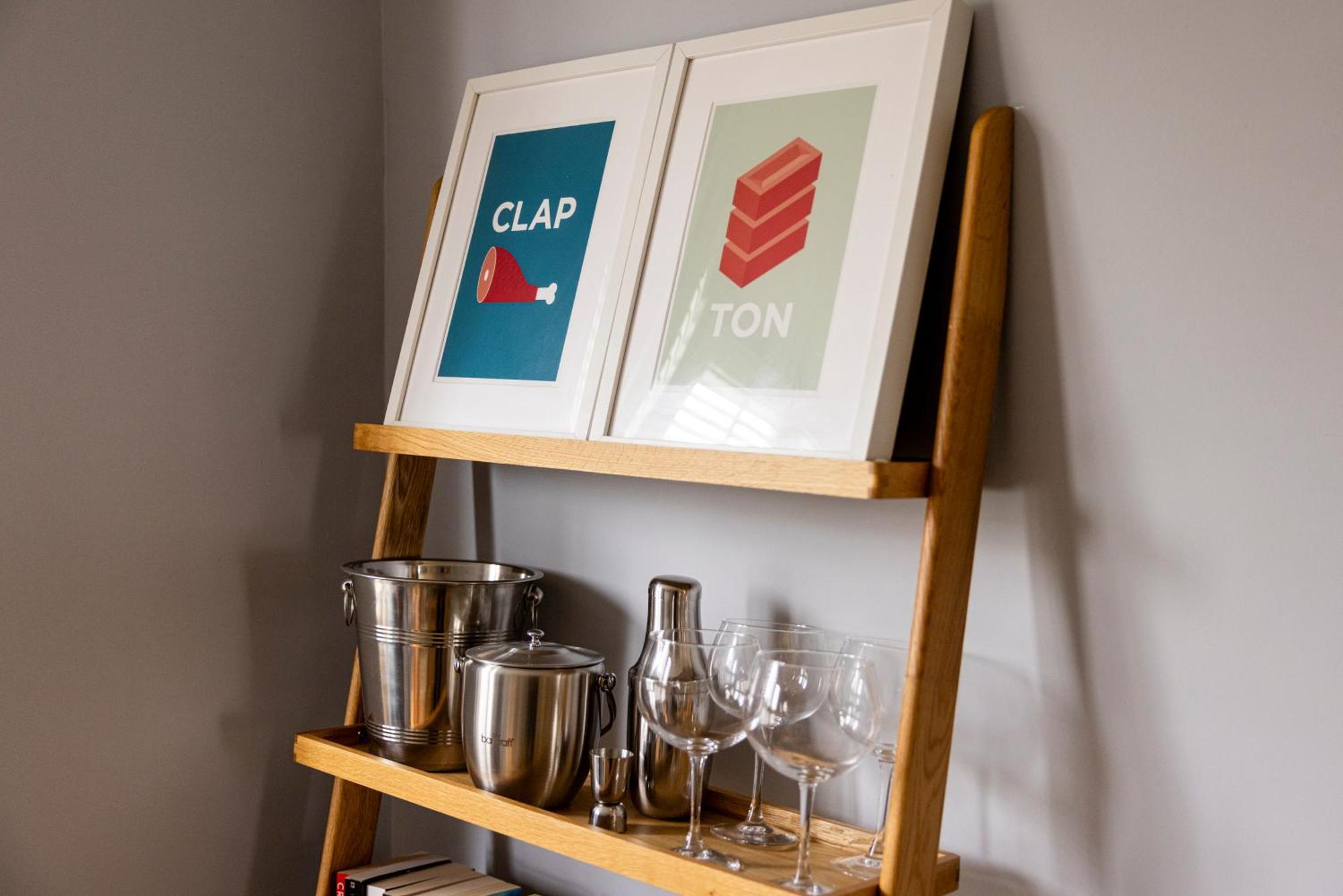 Tintern - Clapham Apartment