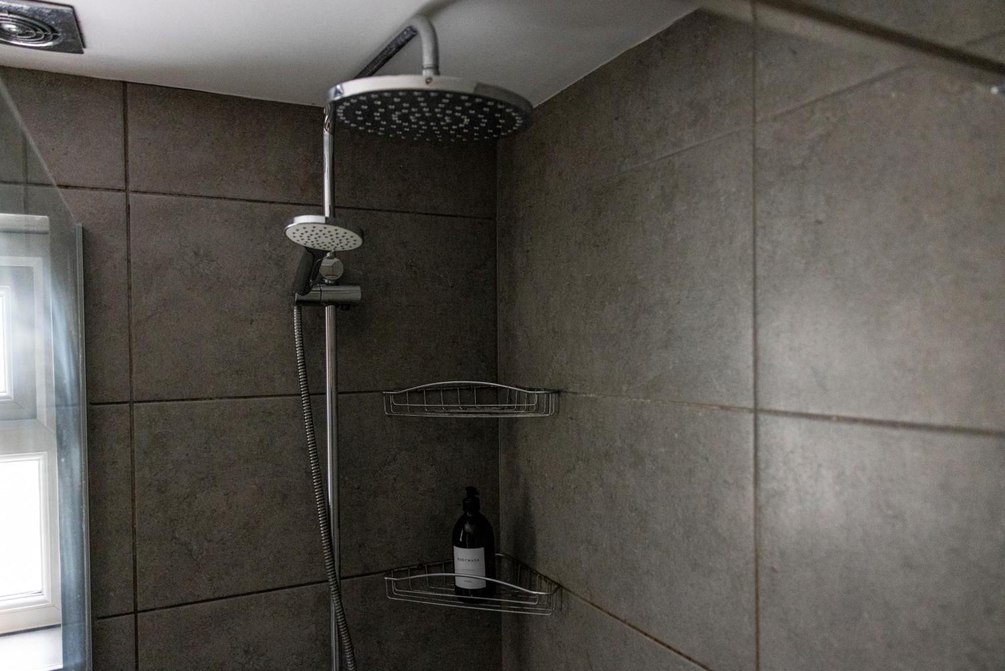 Tintern - Clapham Apartment London