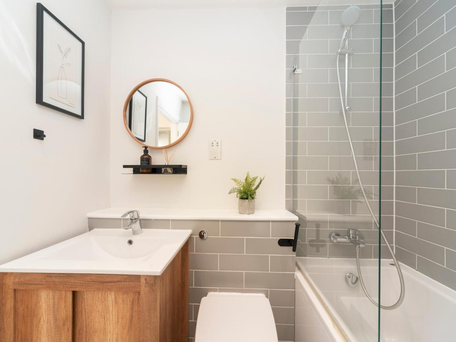 Casa de Férias Pass The Keys Elegant Modern 2 Bed Flat Near Greenwich Park Londres