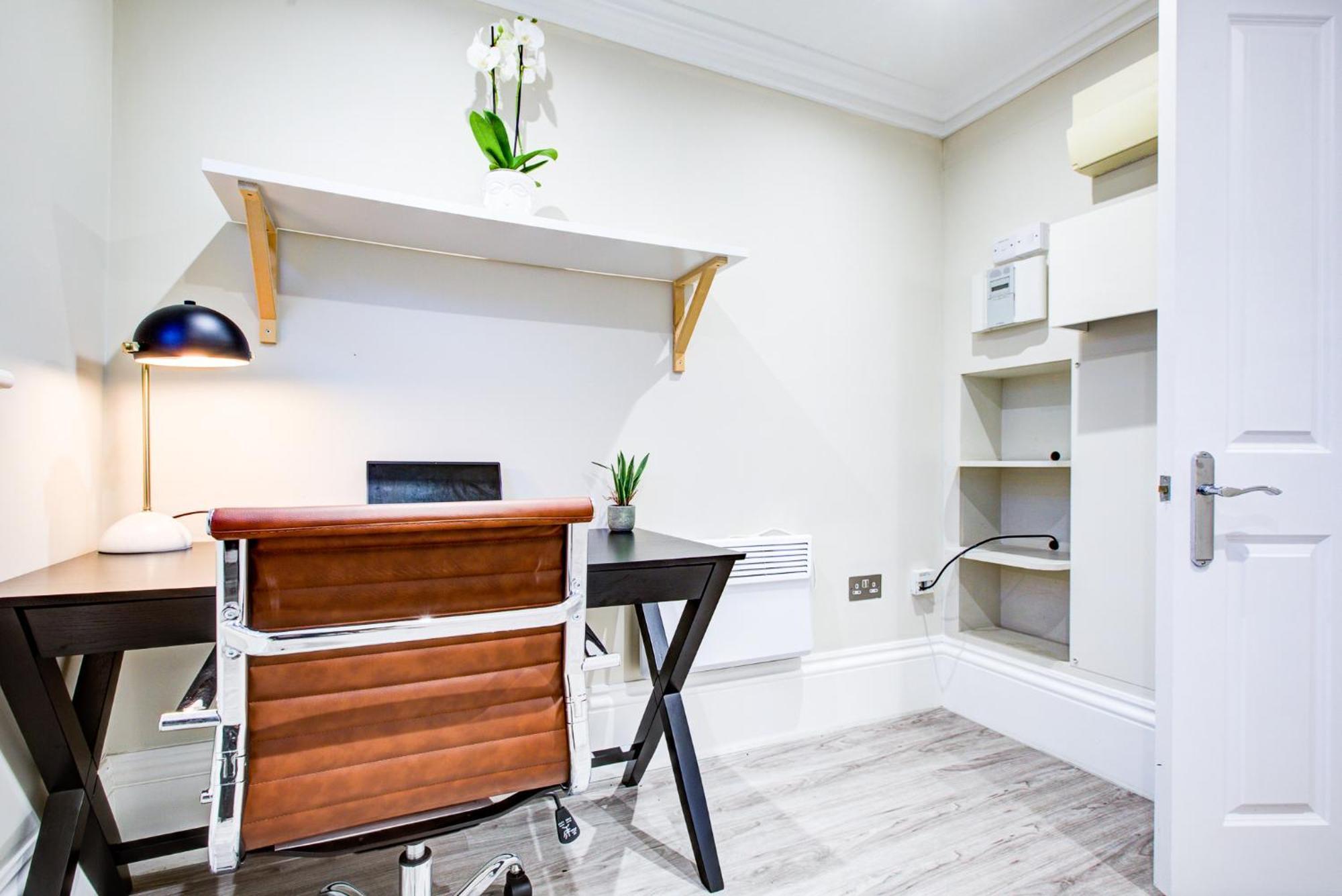 Hybrid Resi - London, Battersea Near Power Station *