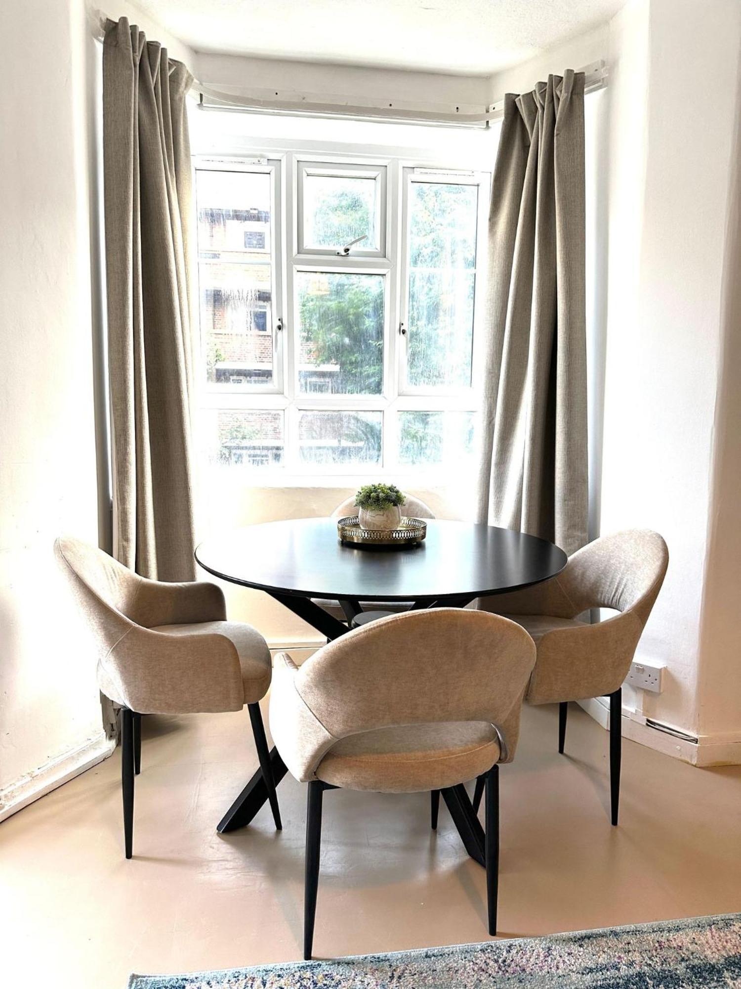 Charming 2-bed Flat With Balcony Close To White Westfield Apartamento *