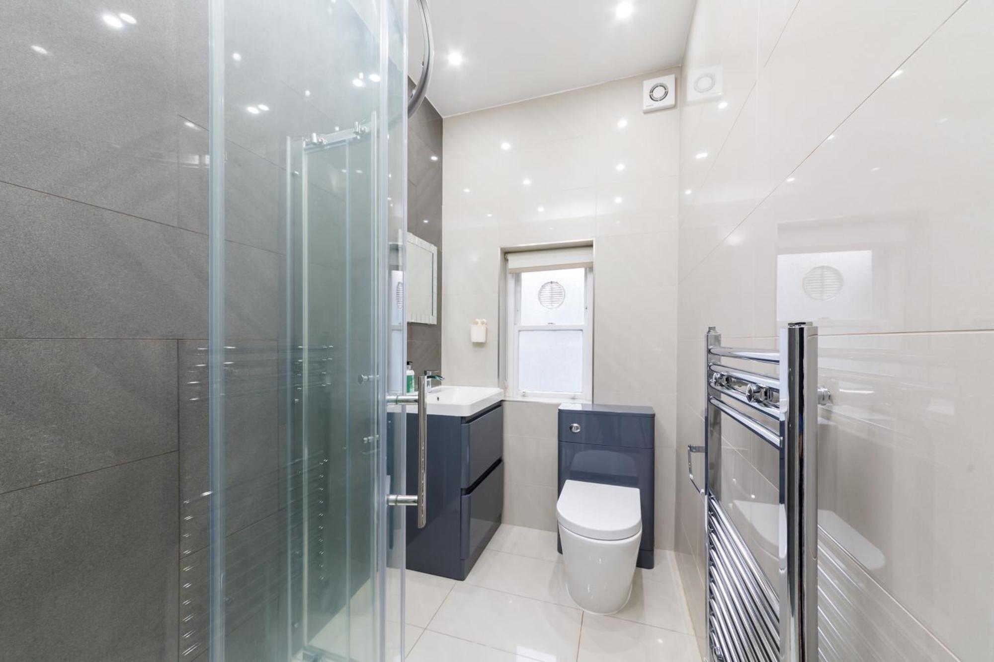 Appartement Stylish Holiday/short Let - 1 Bedroom Apartment. *