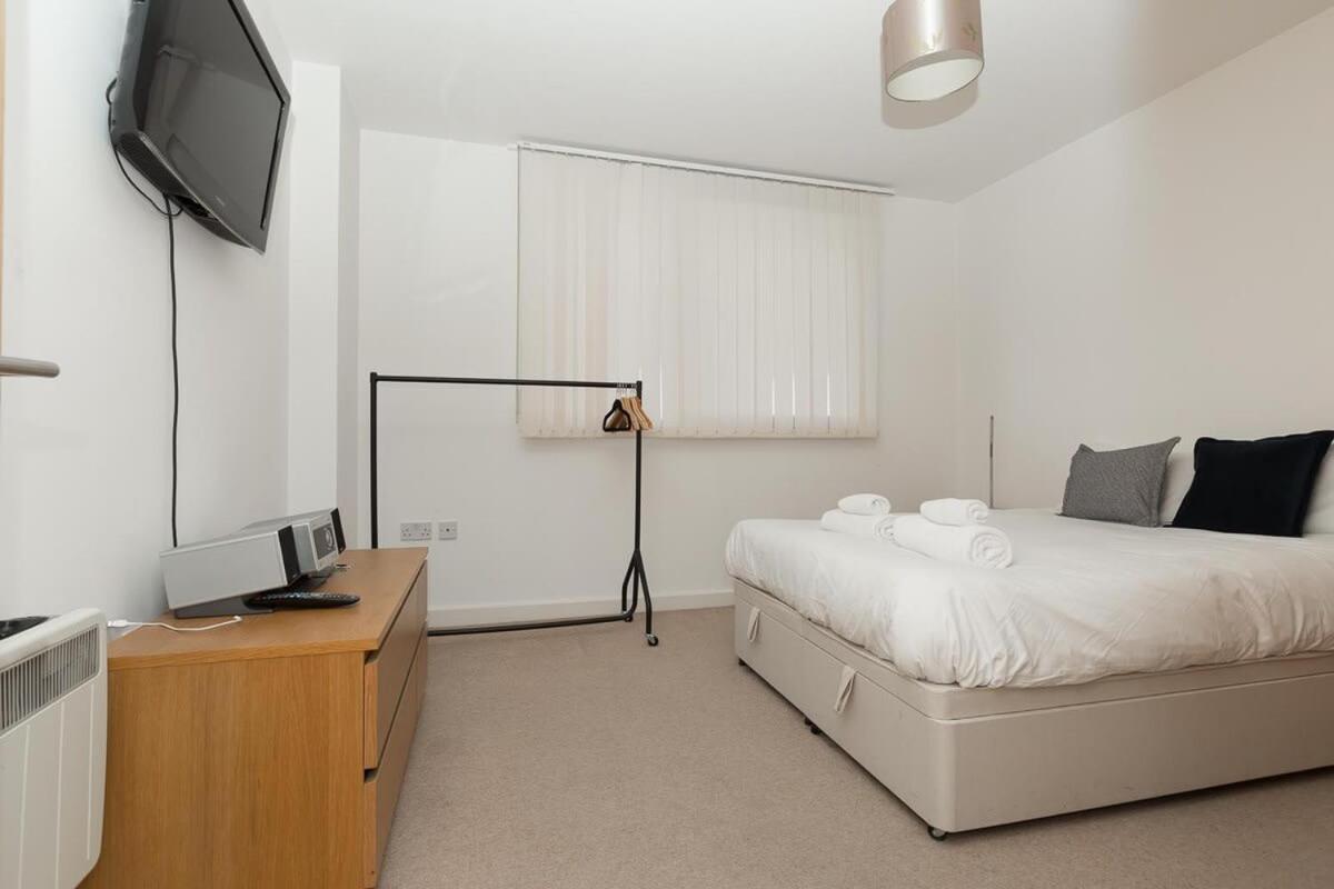 2 Bedroom East With Amazing Views Appartement