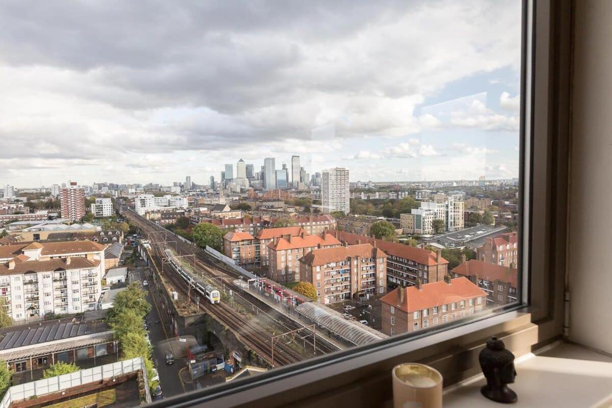 2 Bedroom East With Amazing Views * Londen