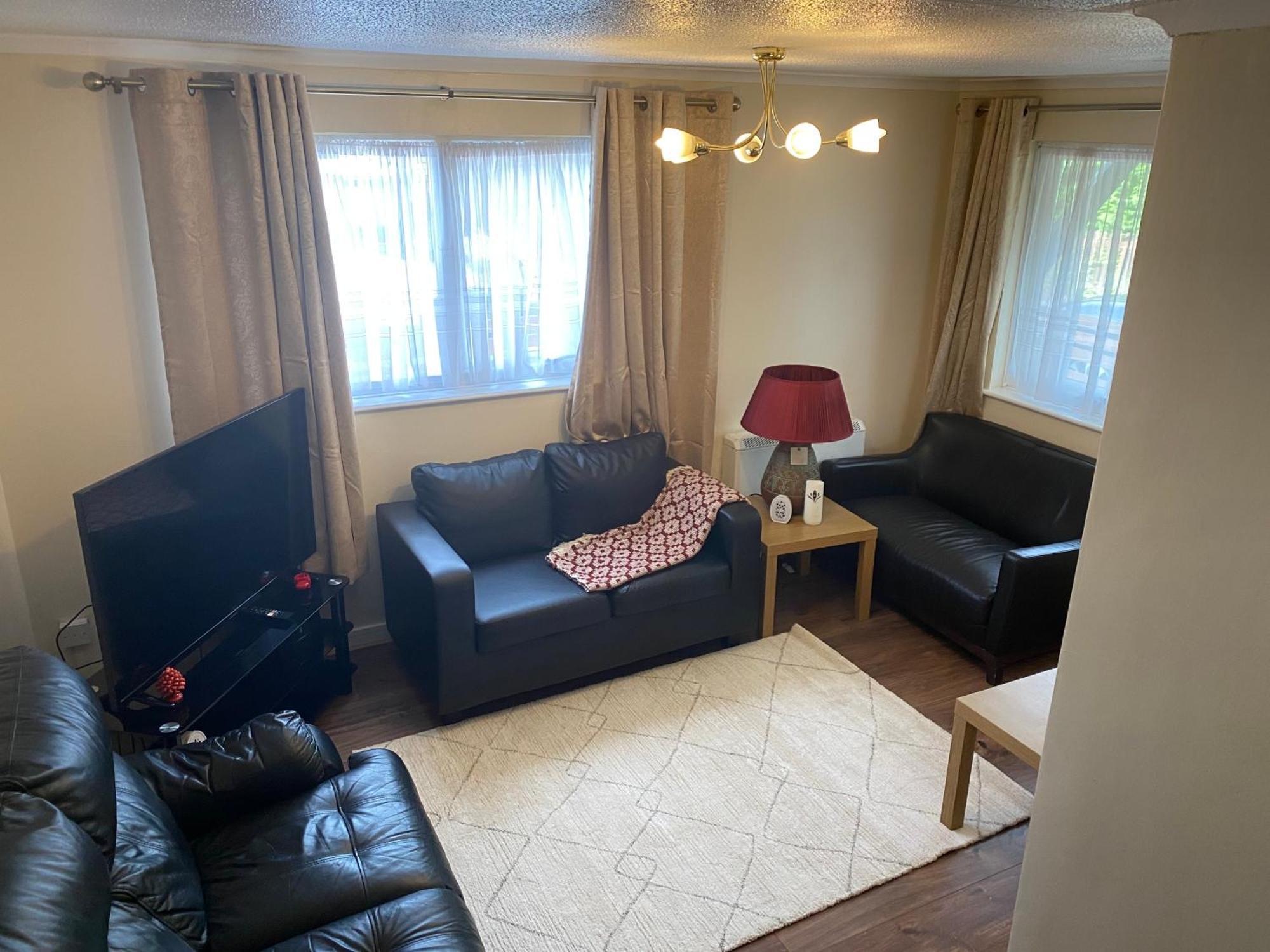 Fabulous Furnished In Beckton Londres