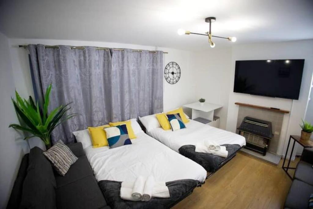 2 Bed Flat With Easy Access To Excel, Central London, City Airport, O2