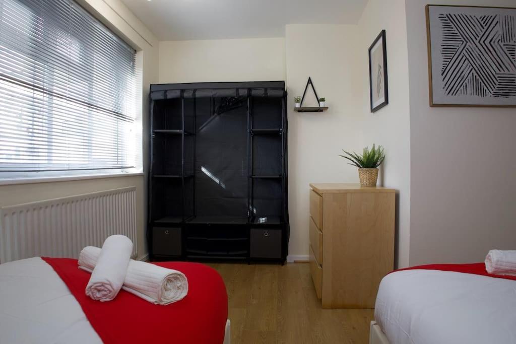 2 Bed Flat With Easy Access To Excel, Central London, City Airport, O2 Londres