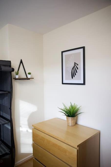 Appartement 2 Bed Flat With Easy Access To Excel, Central London, City Airport, O2 *