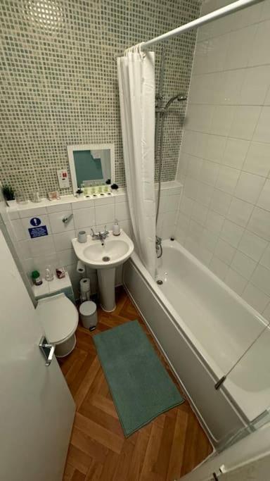 Flat In The Heart Of Camden Town Apartment