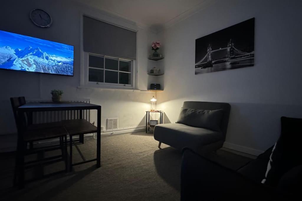 Apartment Flat In The Heart Of Camden Town London