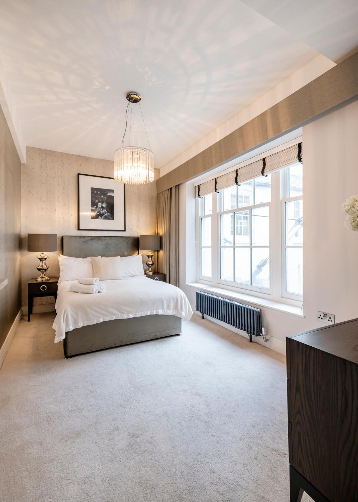 Aircon 2 Bedr, 3 Beds, 2 Bath Covent Garden, Subway Apartment